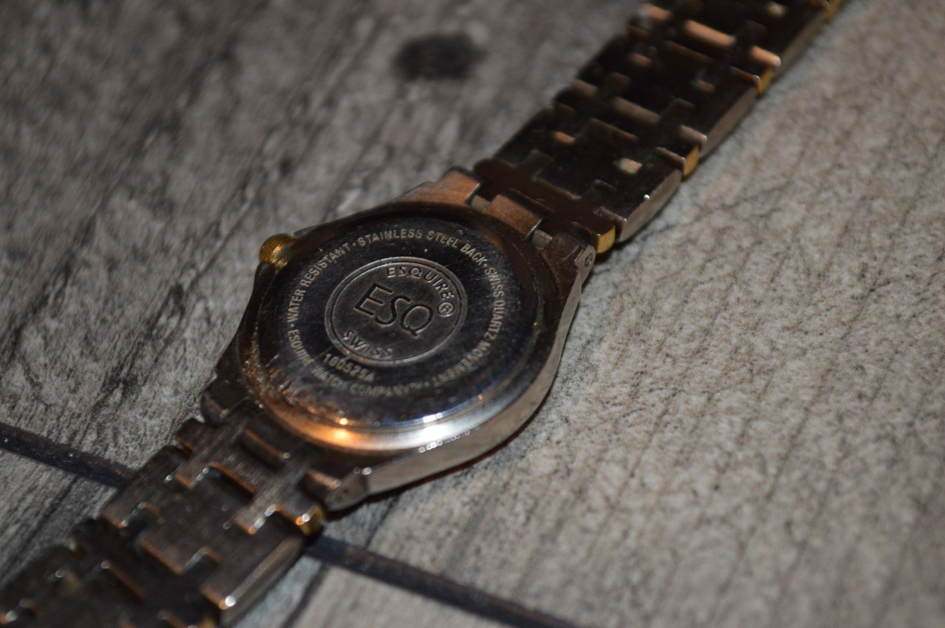 ESQ SWISS WATER RESISTANT QUARTZ MOVEMENT WRIST WATCH, APPROX 25MM FACE *NO VAT* - Image 3 of 8