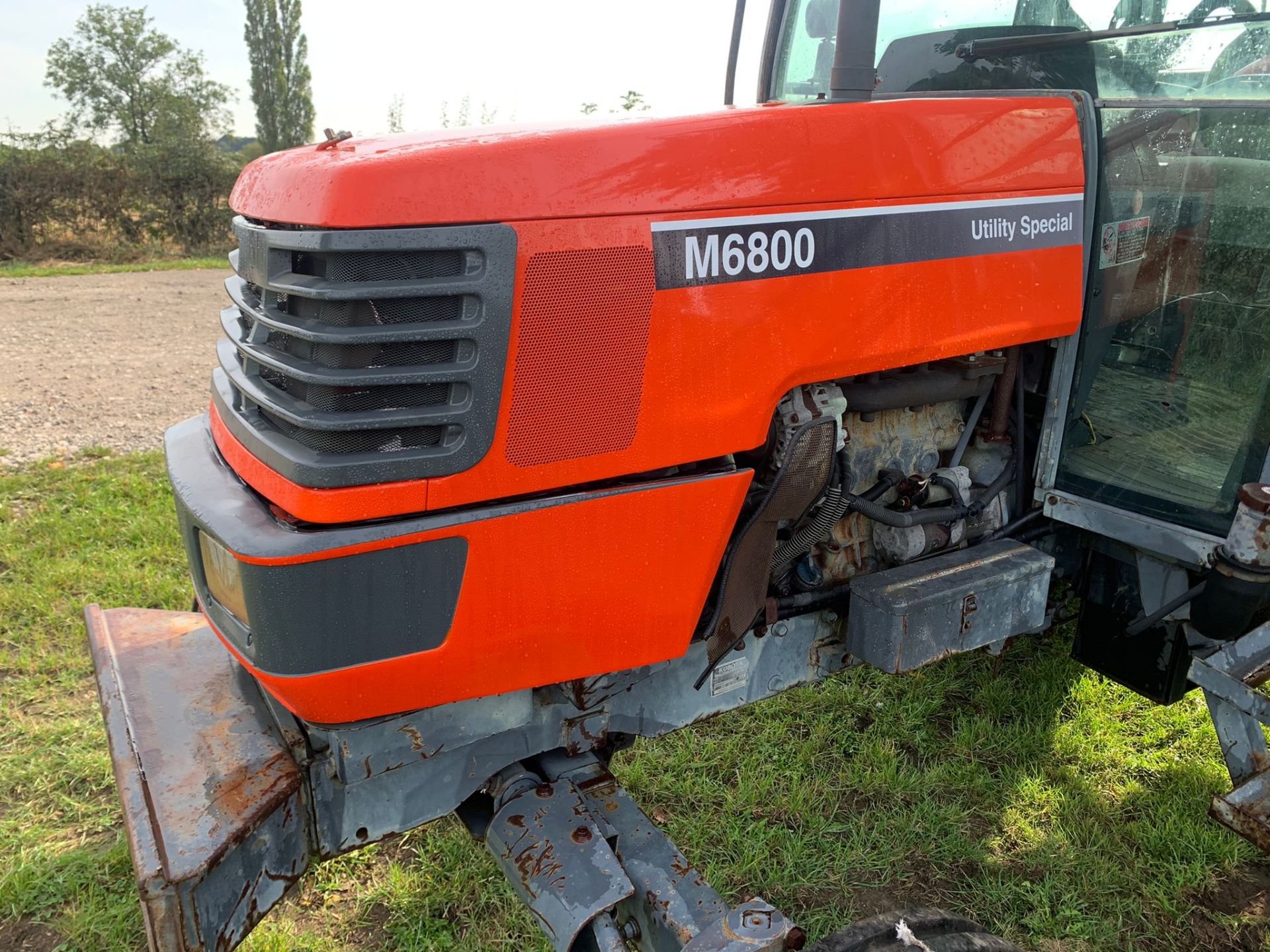 KUBOTA M6800 TRACTOR, RUNS DRIVES AND WORKS WELL, SHOWING A LOW 3414 HOURS *PLUS VAT* - Image 27 of 38