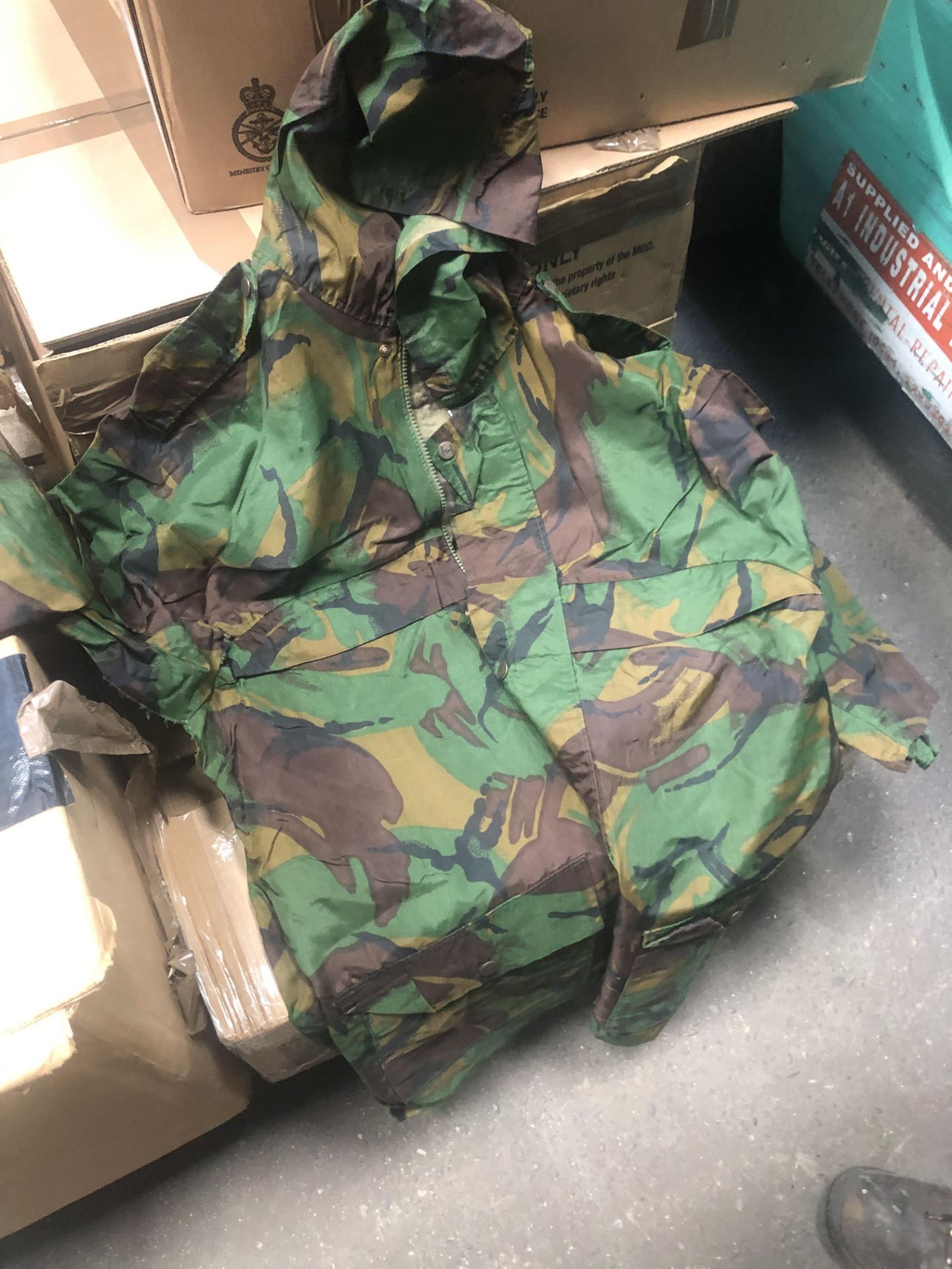 10 x DPM CAMOUFLAGE WATERPROOF JACKETS, VARIOUS SIZES *NO VAT*