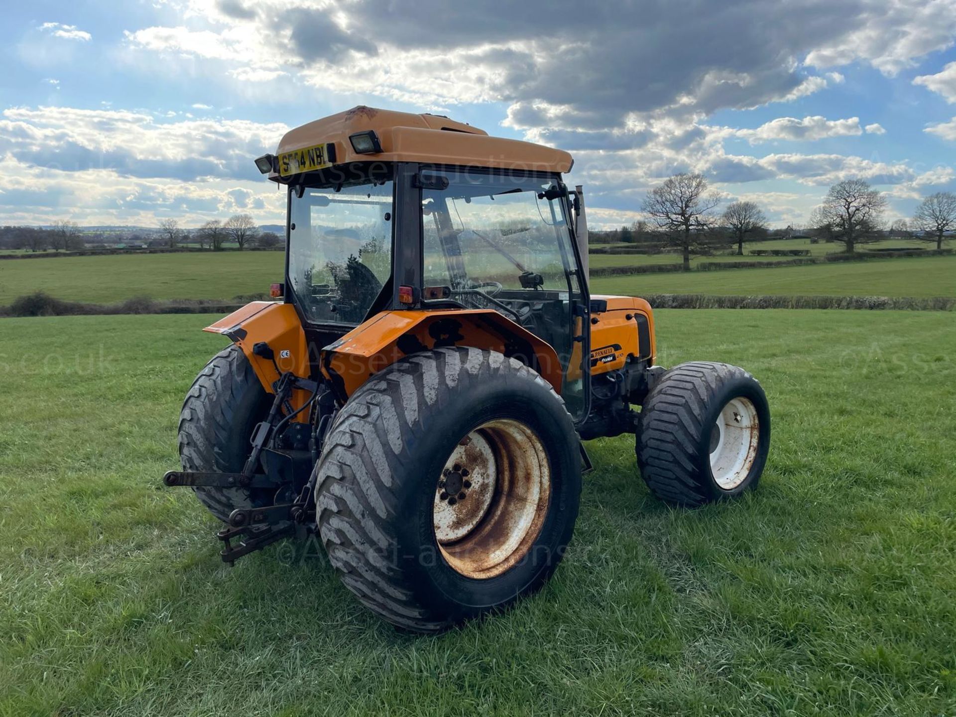 RENAULT PALES 210 52hp 4WD TRACTOR, RUNS AND DRIVES, SHOWING A LOW 2089 HOURS *PLUS VAT* - Image 5 of 9