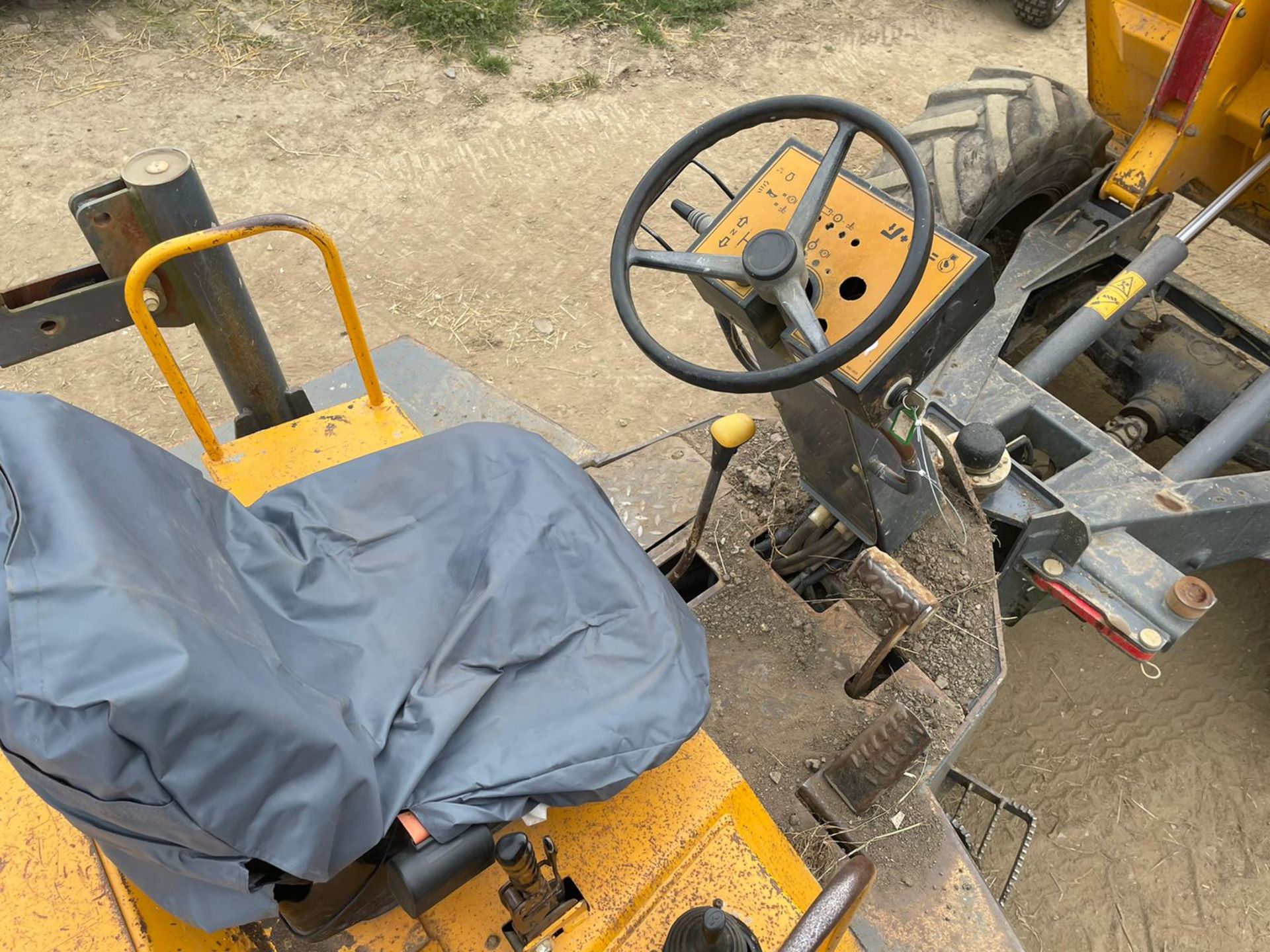 2011 TEREX TA6 6 TON ARTICULATED DUMPER, RUNS DRIVES AND DUMPS, SHOWING 3406 HOURS *PLUS VAT* - Image 11 of 12