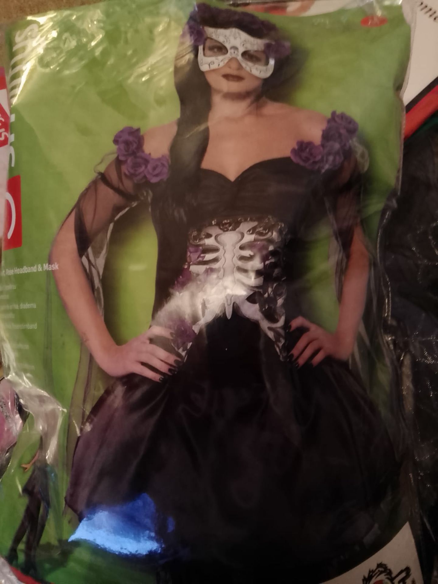 17 FANCY DRESS OUTFITS, VARIOUS SIZES, MAINLY HALLOWEEN *NO VAT* - Image 2 of 10