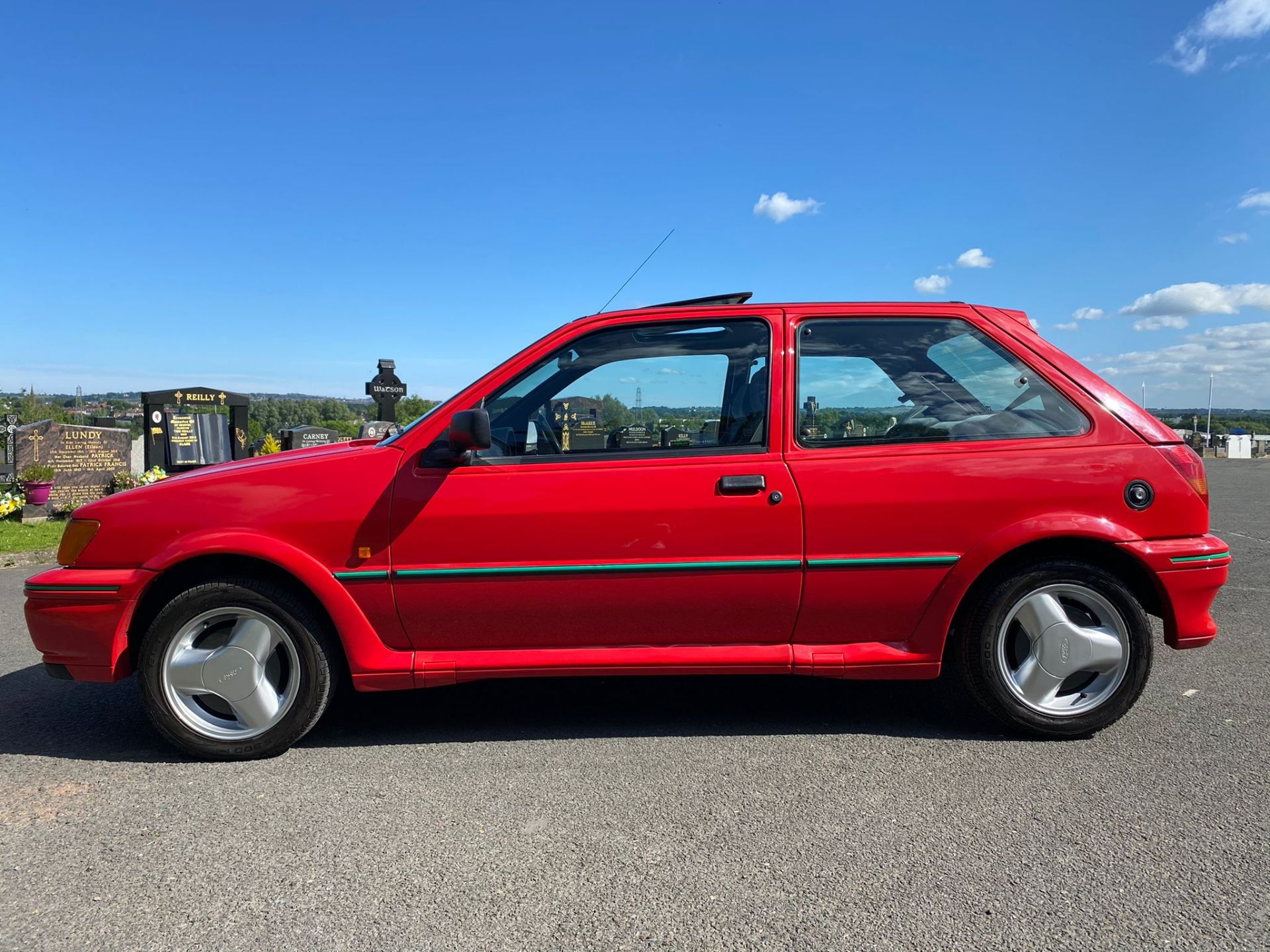 1992 FORD FIESTA XR2 I RED 3 DOOR HATCHBACK, 1.8 PETROL ENGINE, MANUAL 5 GEARS *NO VAT* - Image 7 of 30