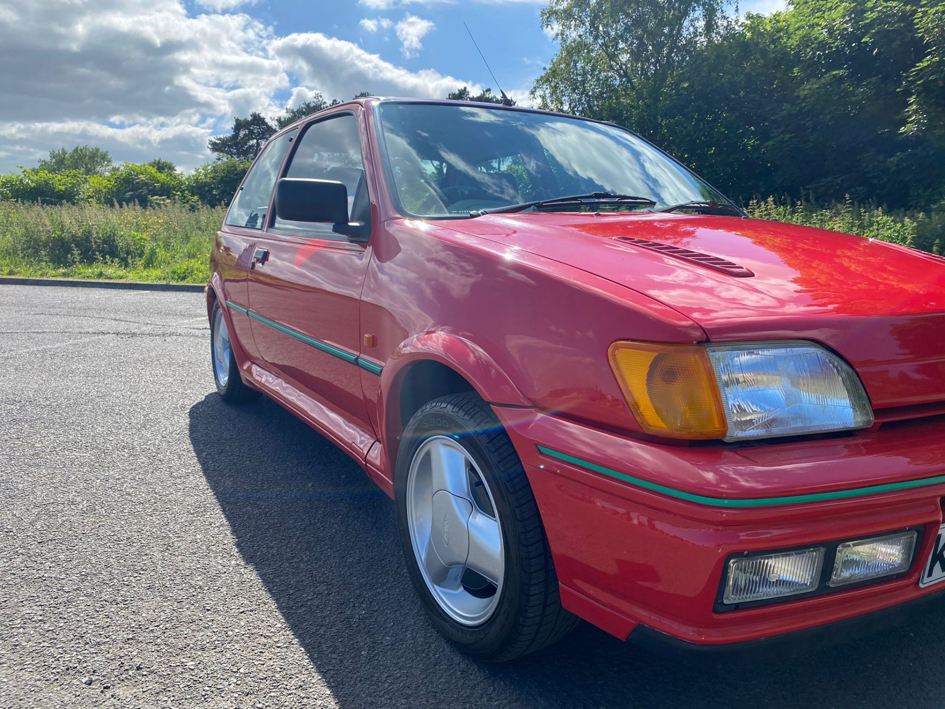 1992 FORD FIESTA XR2 I RED 3 DOOR HATCHBACK, 1.8 PETROL ENGINE, MANUAL 5 GEARS *NO VAT* - Image 19 of 30