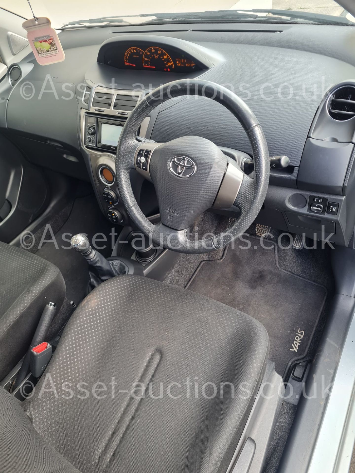 2011 TOYOTA YARIS T SPIRIT VVT-I SILVER HATCHBACK, 1.3 PETROL, 85K MILES *NO VAT* - Image 9 of 14