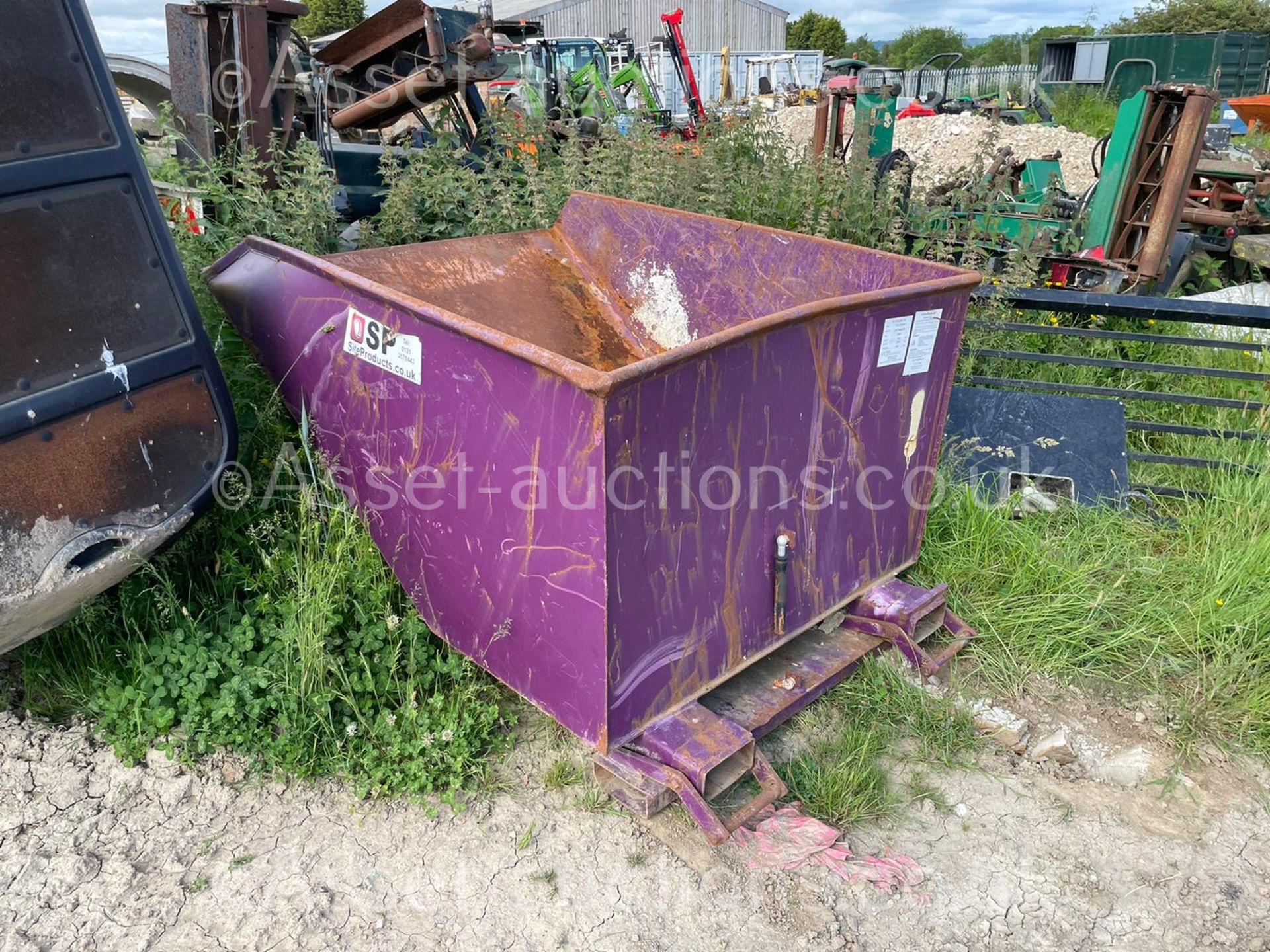 2018 PURPLE TIPPING SKIP, 2000kg RATED CAPACITY, SUITABLE FOR PALLET FORKS *PLUS VAT* - Image 3 of 6