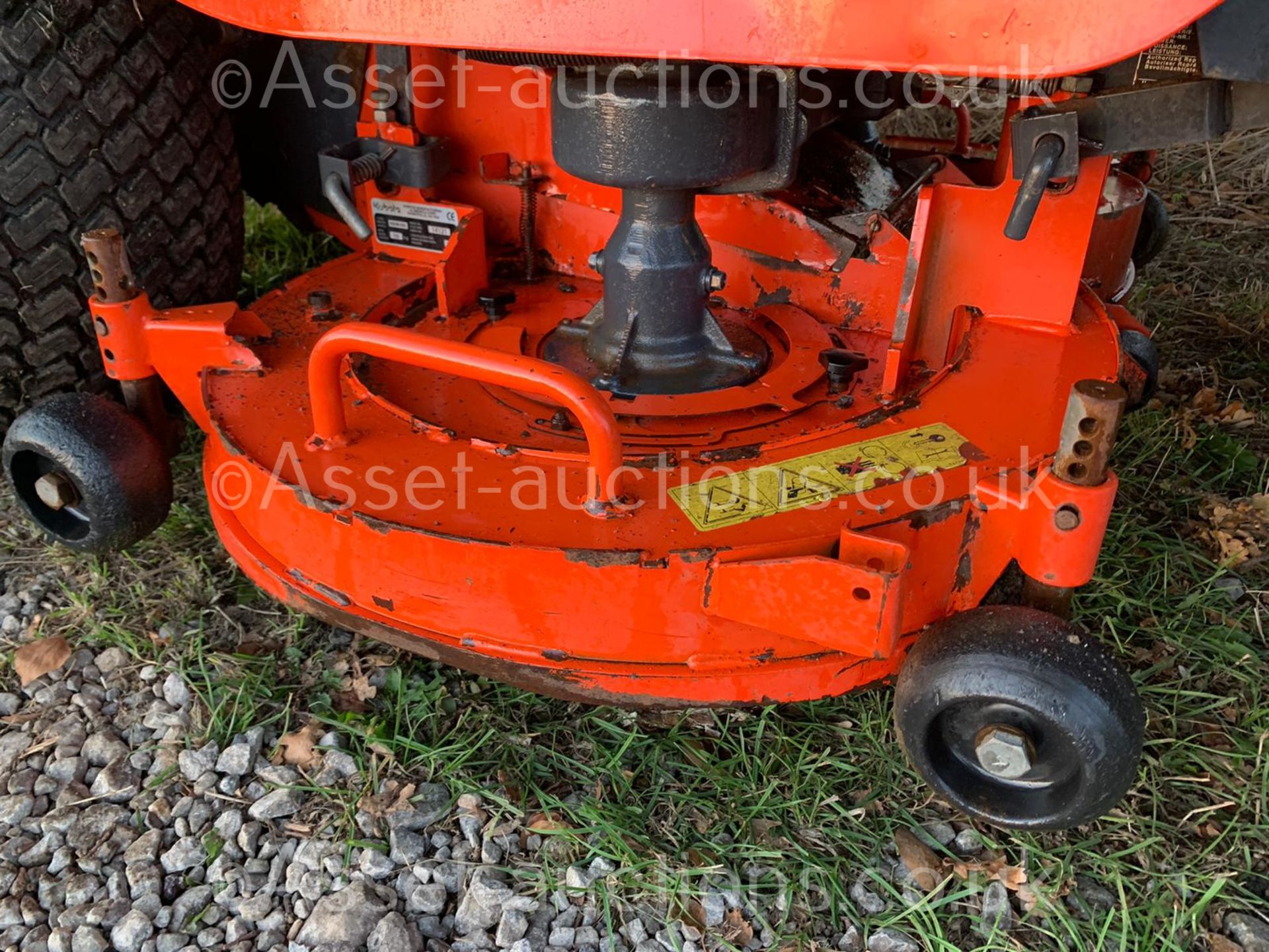 2013/62 KUBOTA G23-II HIGH TIP RIDE ON MOWER, RUNS DRIVES AND CUTS WELL, HYDROSTATIC *PLUS VAT* - Image 15 of 26