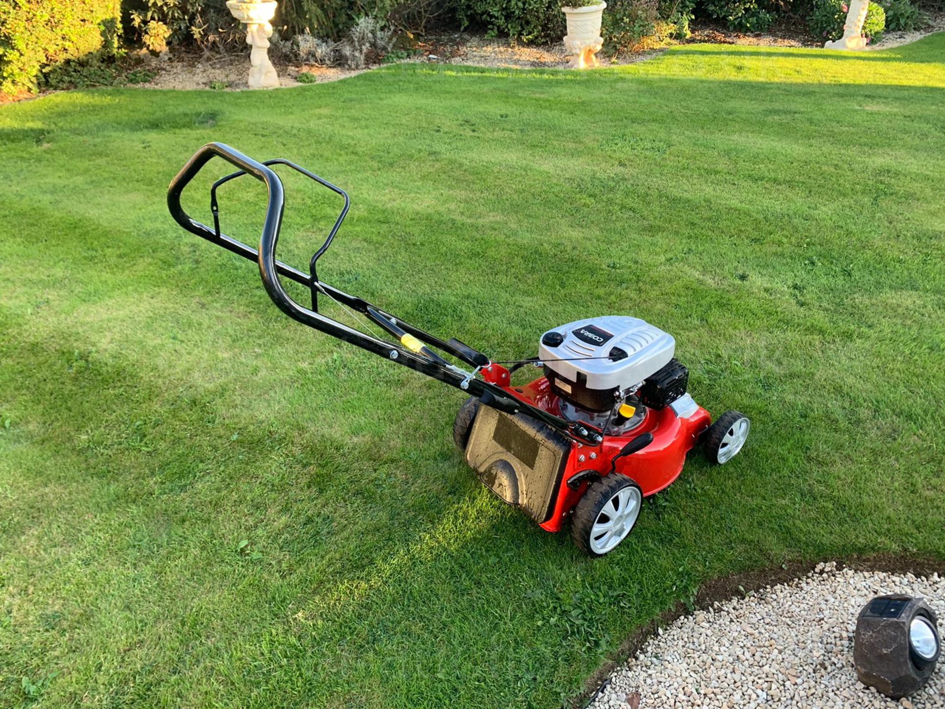 2016 COBRA M40C LAWN MOWER, RUNS AND WORKS WELL, ONLY USED A FEW TIMES, PULL START *NO VAT* - Image 10 of 18