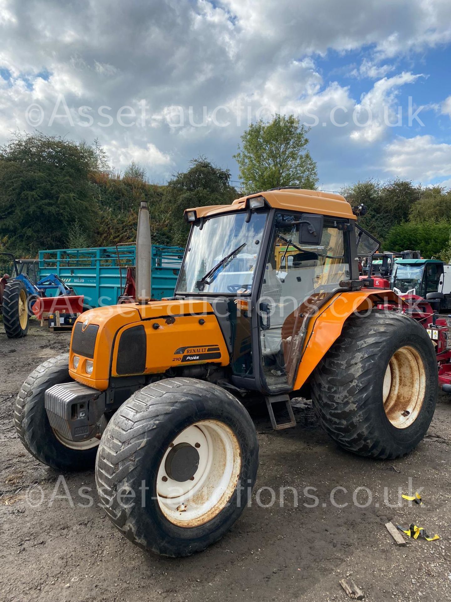 2005 RENAULT 210 PALES TRACTOR, RUNS AND DRIVES *PLUS VAT* - Image 3 of 10