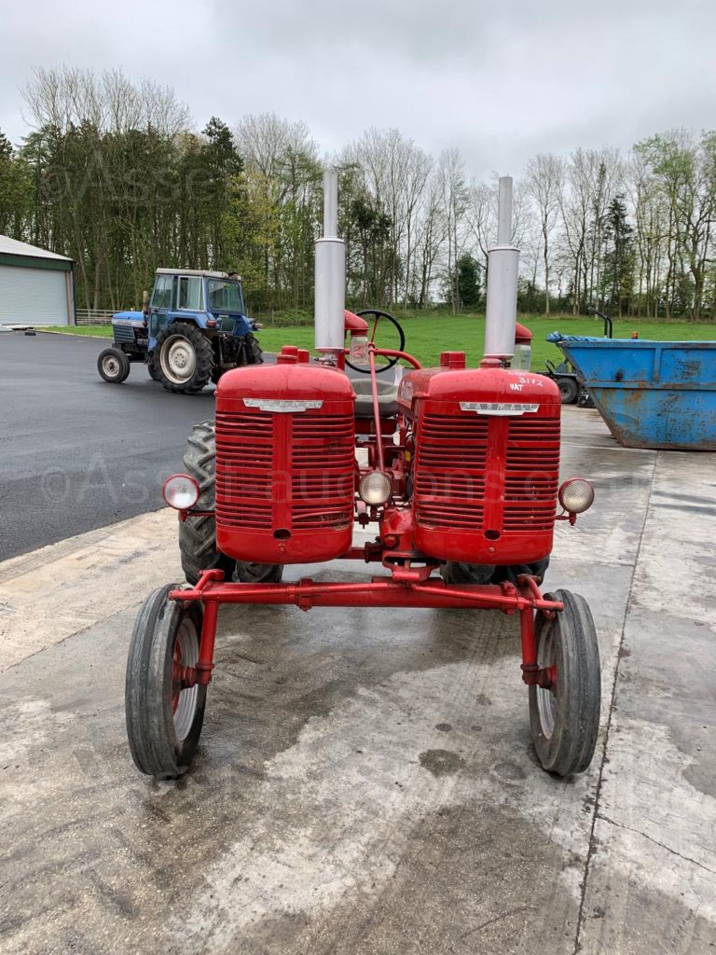 McCORMICK FARMALL A SERIES TWIN ENGINED TRACTOR, RUNS, DRIVES AND WORKS *PLUS VAT* - Image 4 of 18