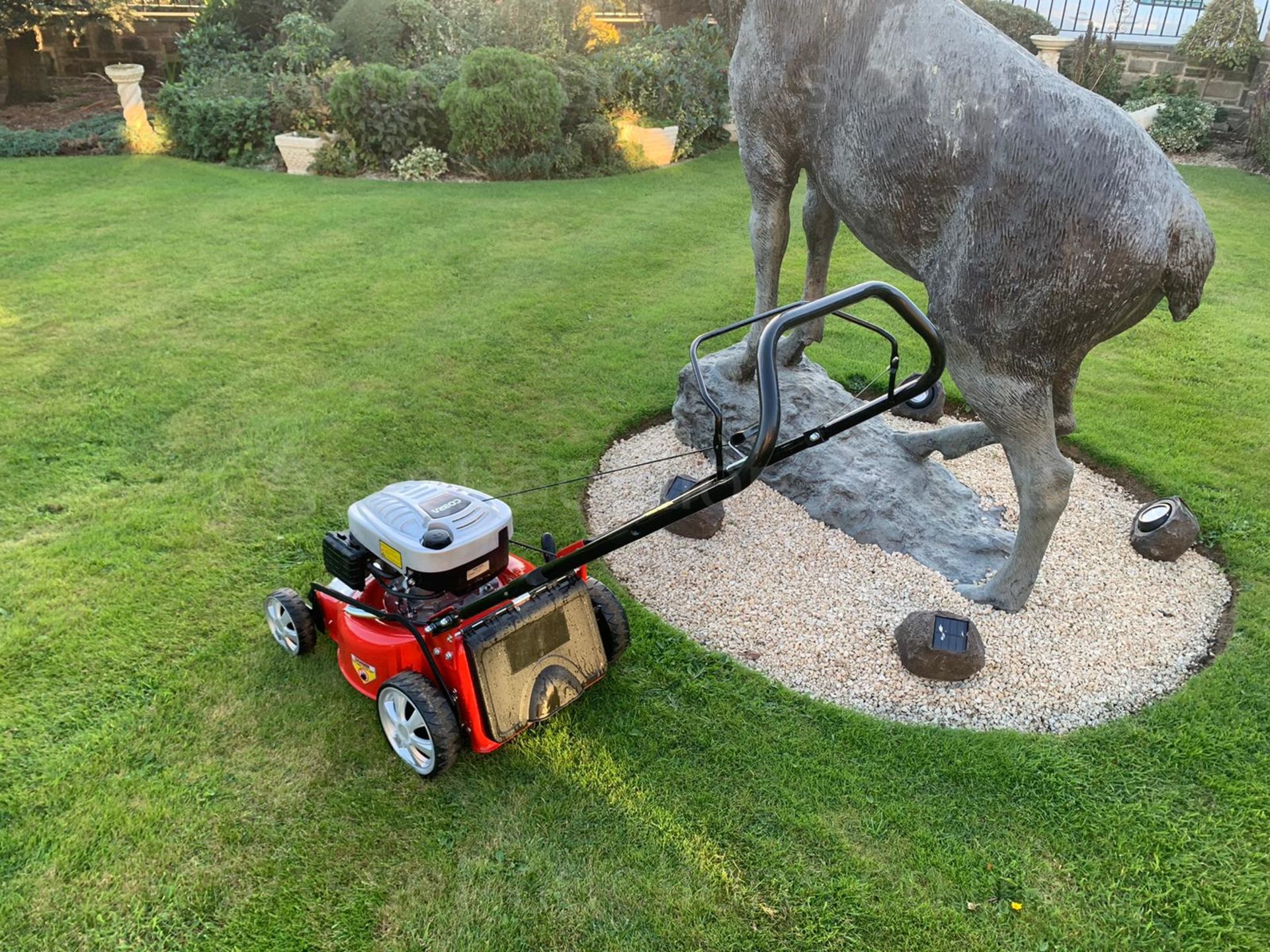 2016 COBRA M40C LAWN MOWER, RUNS AND WORKS WELL, ONLY USED A FEW TIMES, PULL START *NO VAT* - Image 8 of 18
