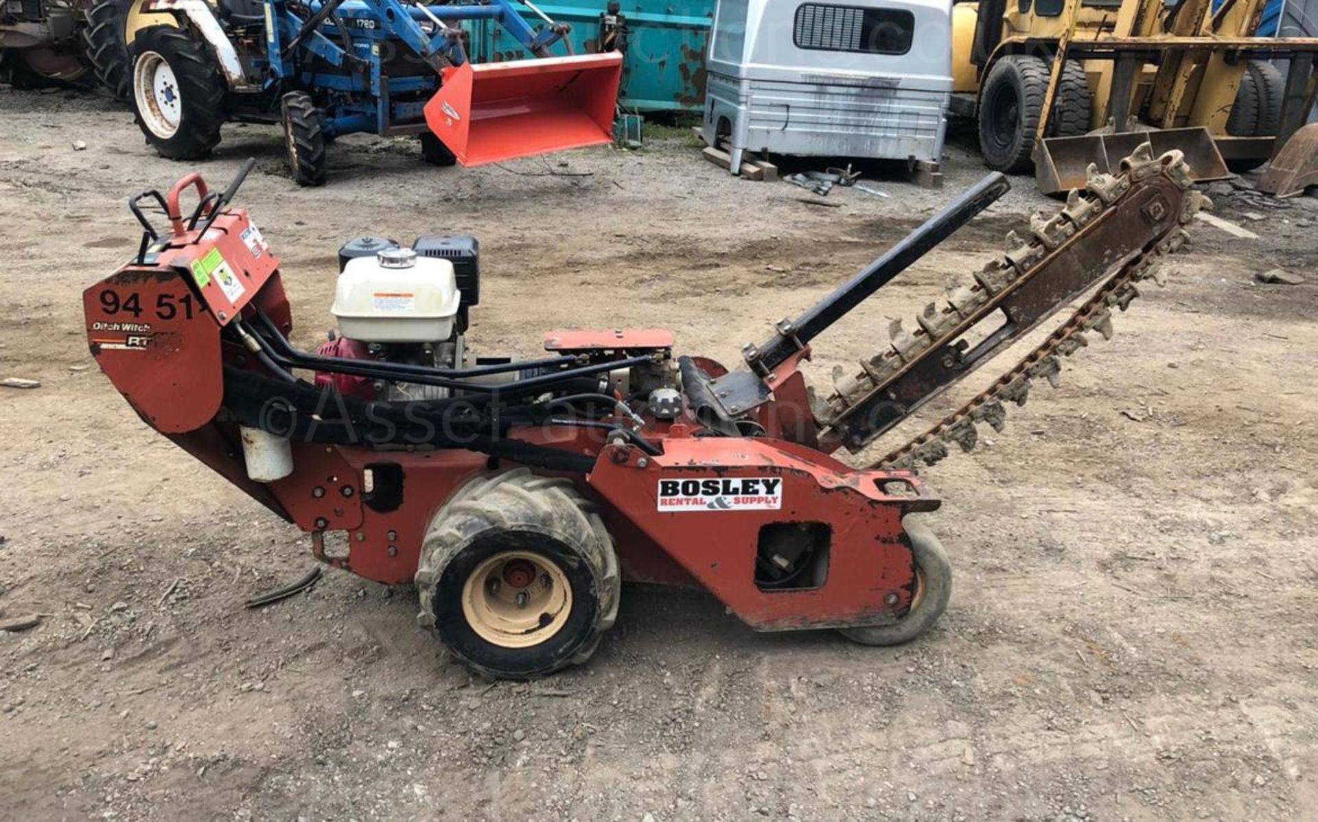 DITCH WITCH RT10 WALK BEHIND TRENCHER, RUNS DRIVES AND DIGS, SHOWING A LOW 130 HOURS *PLUS VAT* - Image 2 of 8