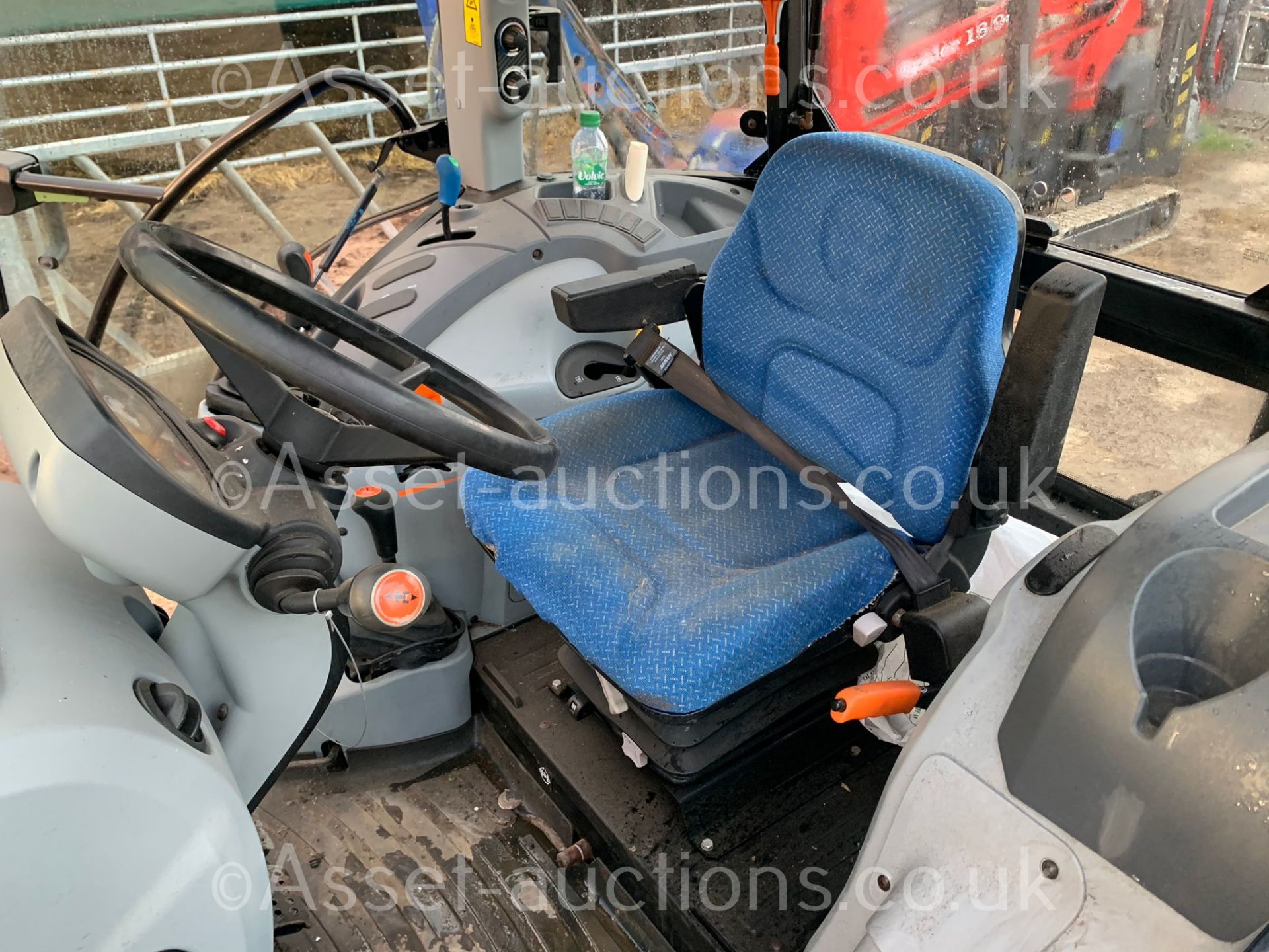 2016 NEW HOLLAND T455 55hp TRACTOR, RUNS DRIVES AND WORKS, CABBED, ROAD REGISTERED *PLUS VAT* - Image 27 of 30