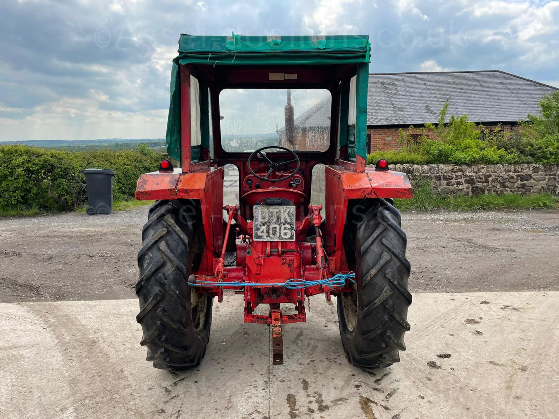 McCORMICK B-274 DIESEL TRACTOR, RUNS DRIVES AND WORKS, GOOD SET OF TYRES, CABBED *PLUS VAT* - Image 10 of 16