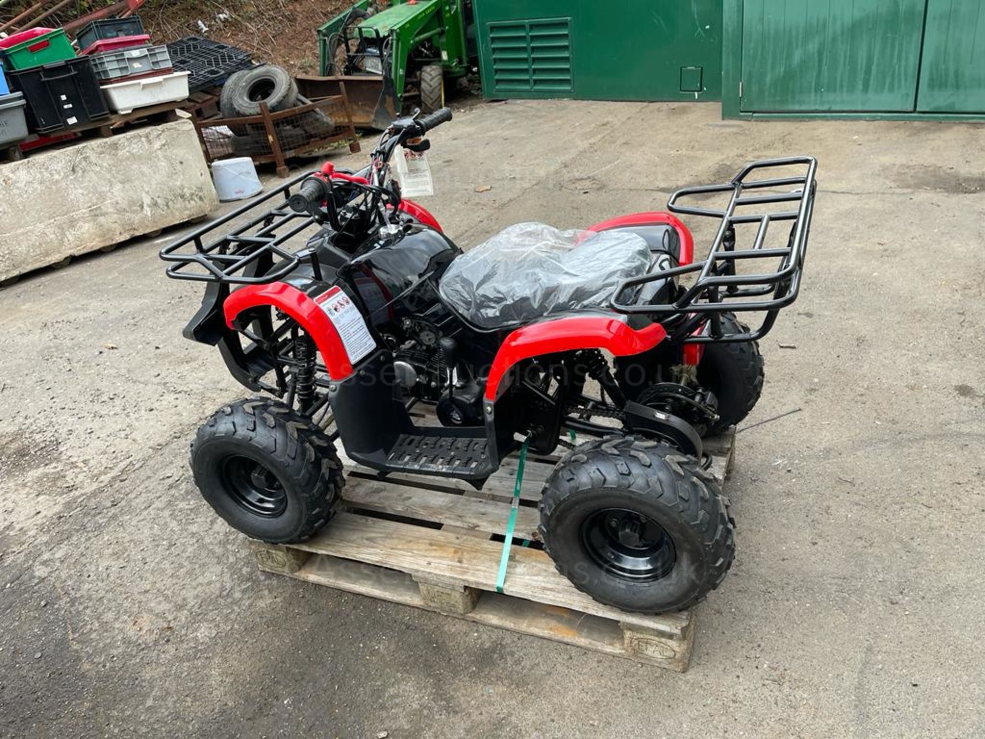 2017 RED / BLACK 125cc QUAD BIKE, ASSEMBLED FOR PDI AND TESTING *NO VAT* - Image 5 of 8