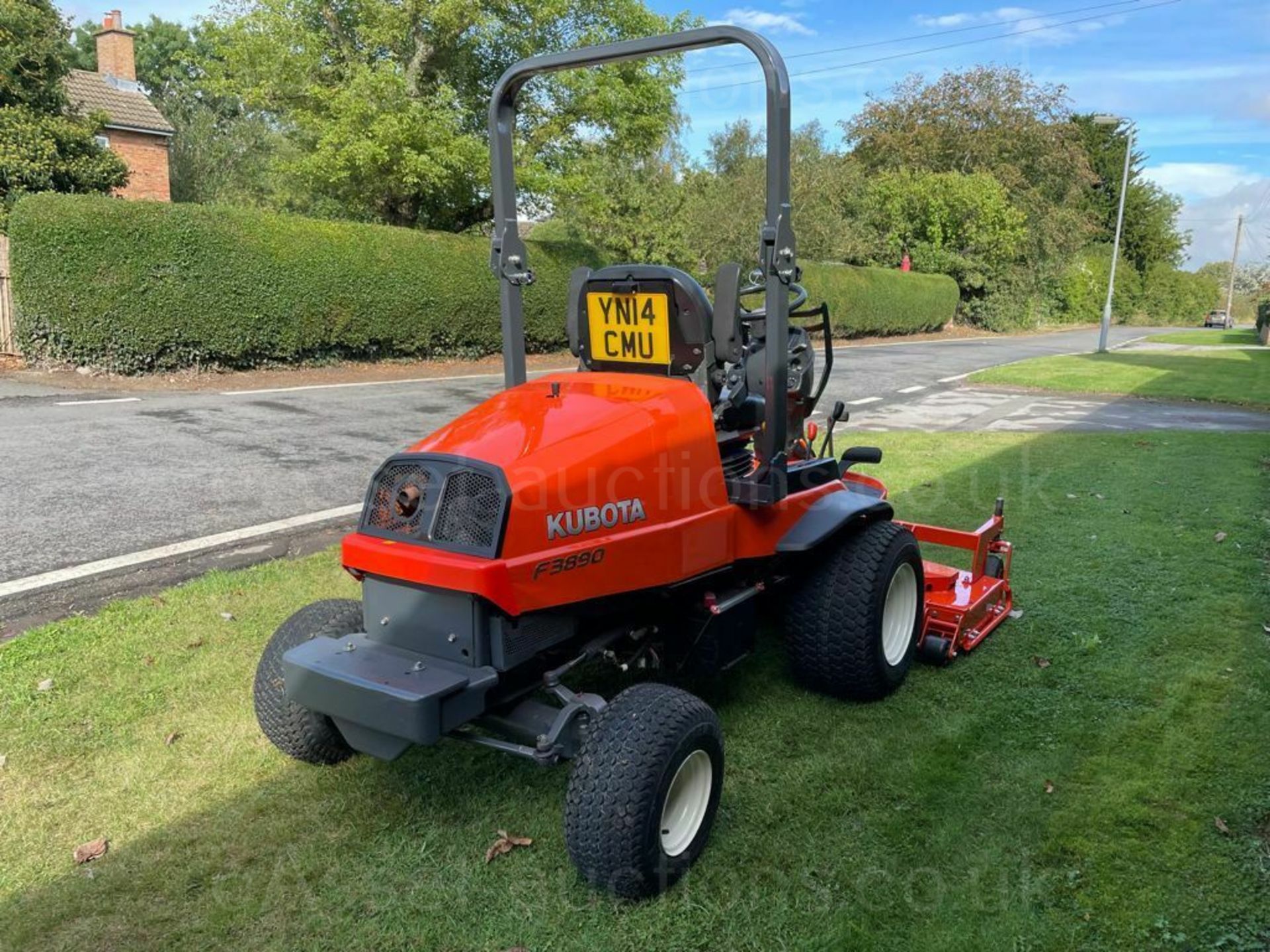 KUBOTA 3890 UPFRONT ROTARY MOWER, YEAR 2014, 4 WHEEL DRIVE, ONLY 1648 HOURS *PLUS VAT* - Image 8 of 18