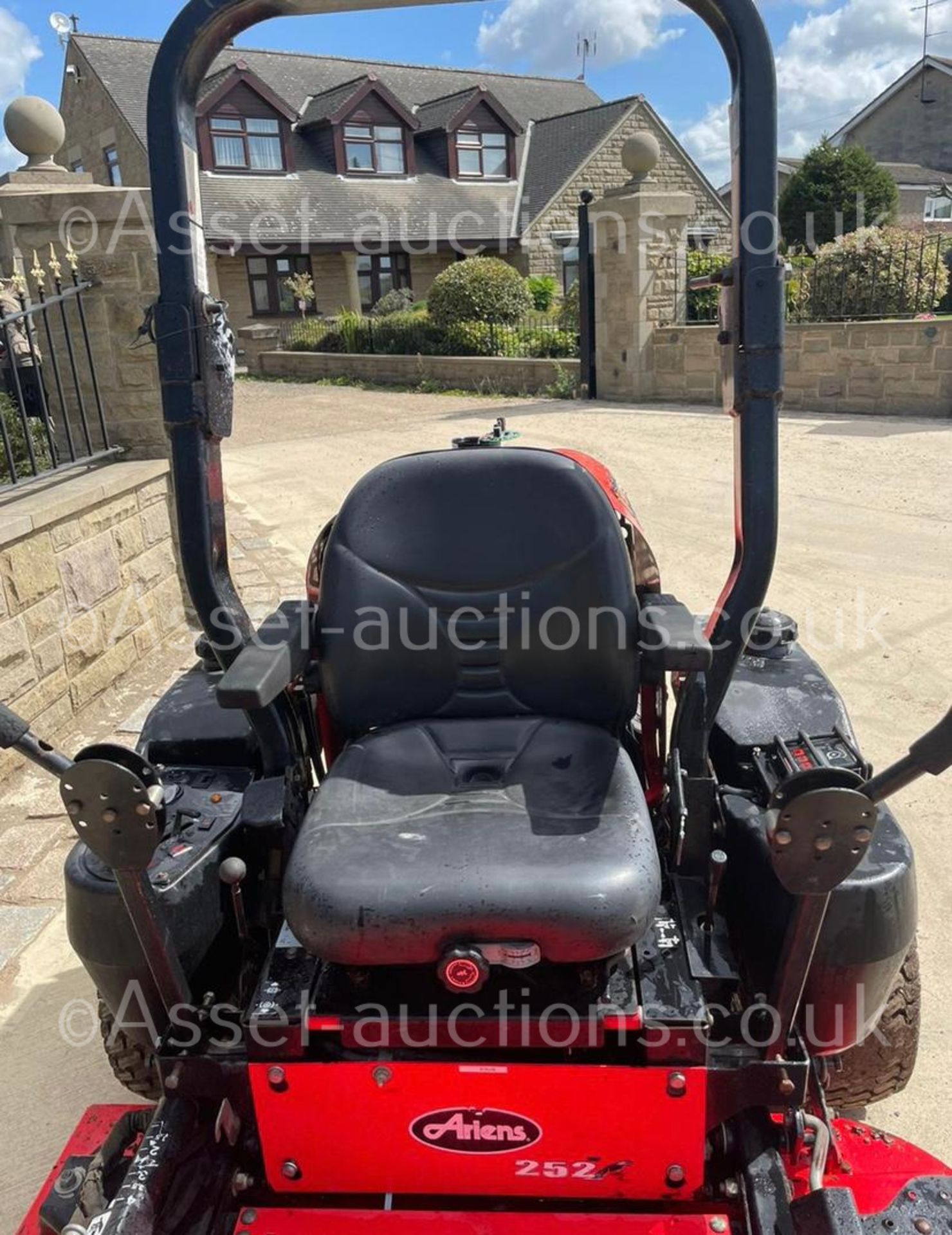 ARIENS 252 DIESEL ZERO TURN MOWER, RUNS DRIVES AND CUTS, GOOD SOLID TRIPLE BLADE DECK, ROLL BAR - Image 11 of 12