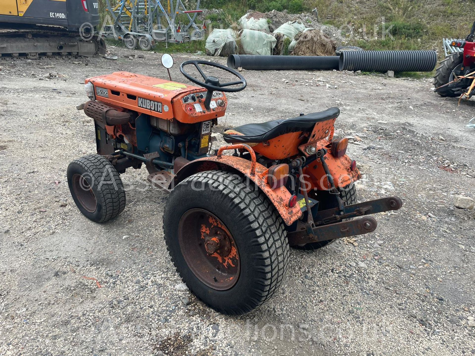 KUBOTA B5100 COMPACT TRACTOR WITH UNDERSLUNG MOWER, RUNS, DRIVES AND WORKS *PLUS VAT* - Image 5 of 24