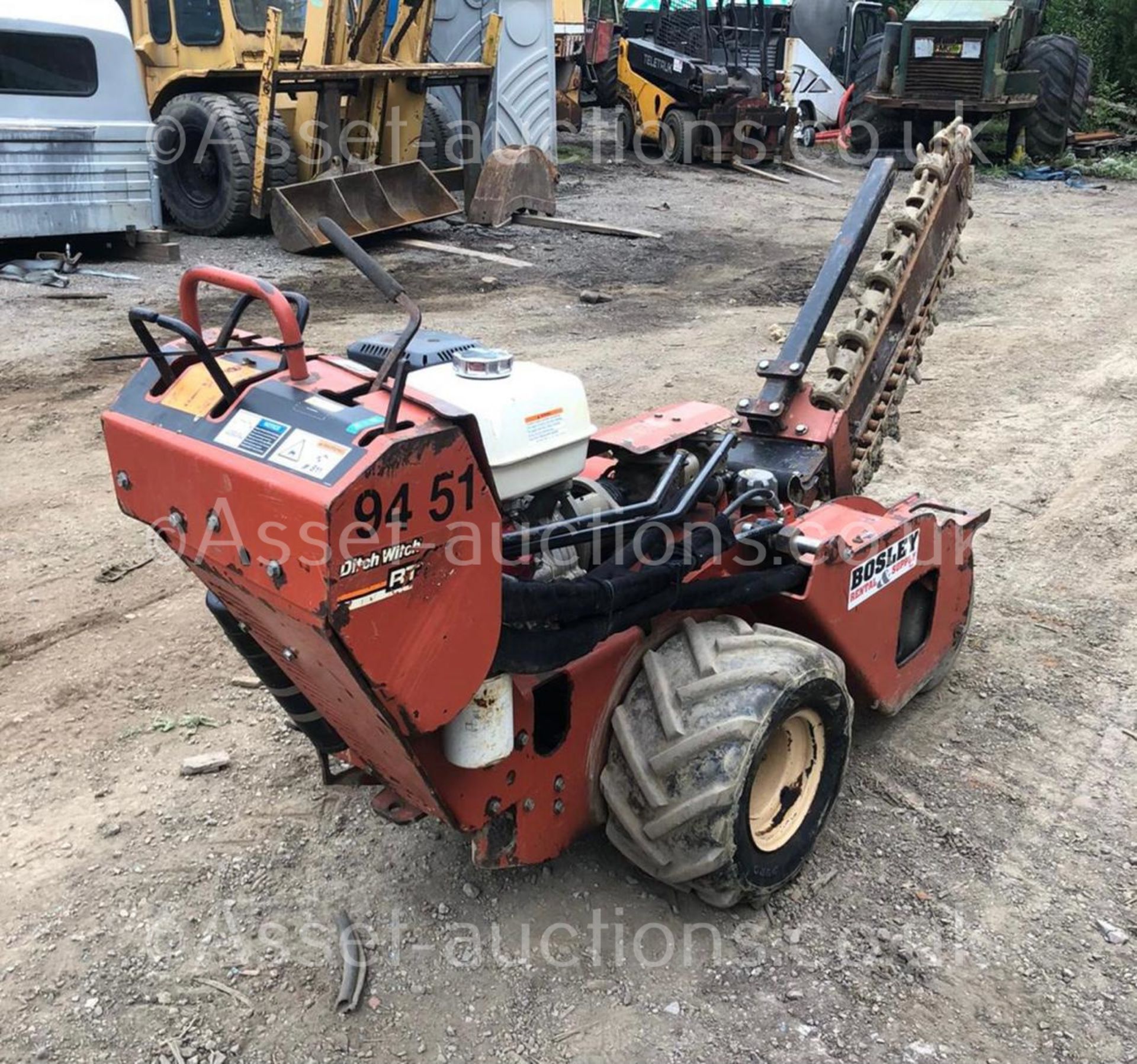 DITCH WITCH RT10 WALK BEHIND TRENCHER, RUNS DRIVES AND DIGS, SHOWING A LOW 130 HOURS *PLUS VAT* - Image 5 of 8