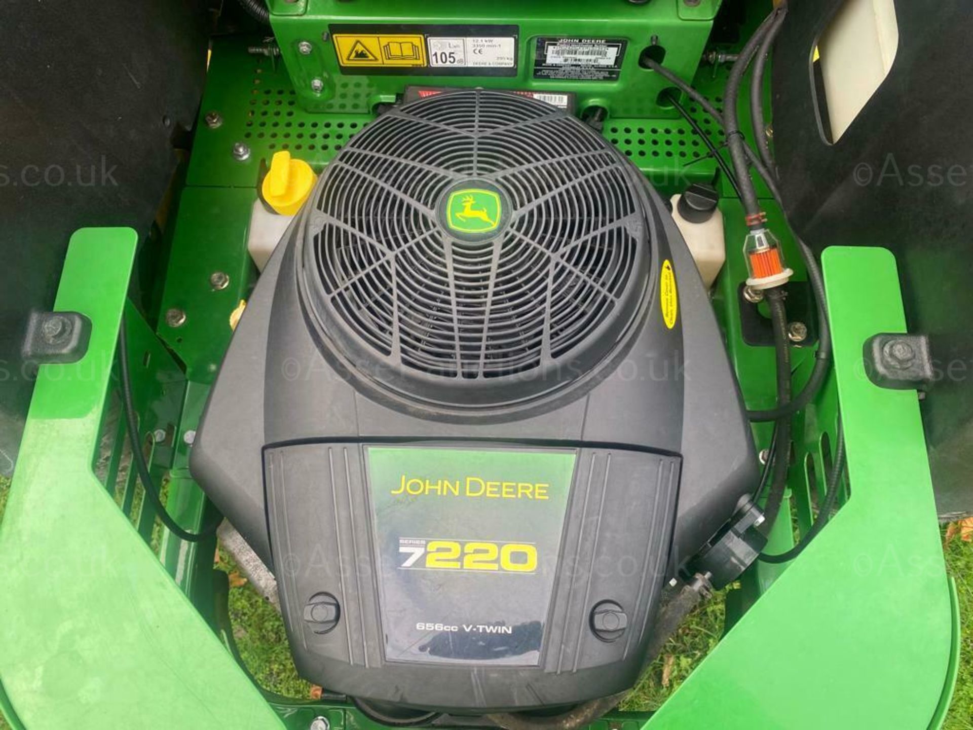 JOHN DEERE RIDE ON MOWER Z425, ZERO TURN, ONLY 185 HOURS FROM NEW *PLUS VAT* - Image 6 of 10