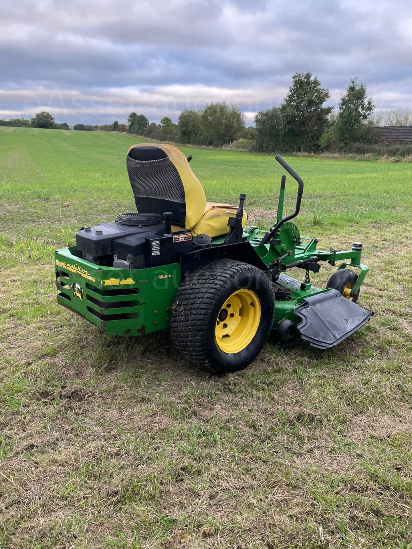 JOHN DEERE 717 Z-TRAK ZERO TURN RIDE ON LAWN MOWER, RUNS DRIVES AND CUTS, SHOWING A LOW 336 HOURS - Image 14 of 18