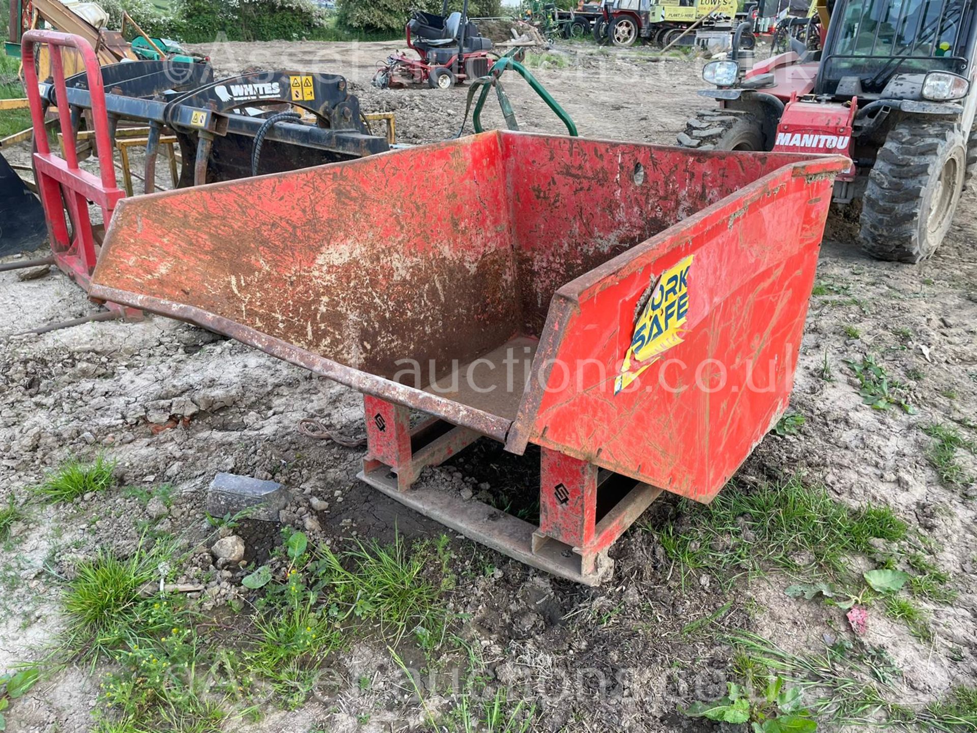 2017 CONQUIP TIPPING SKIP, 2000KG RATED CAPACITY, SUITABLE FOR PALLET FORKS *PLUS VAT* - Image 3 of 6