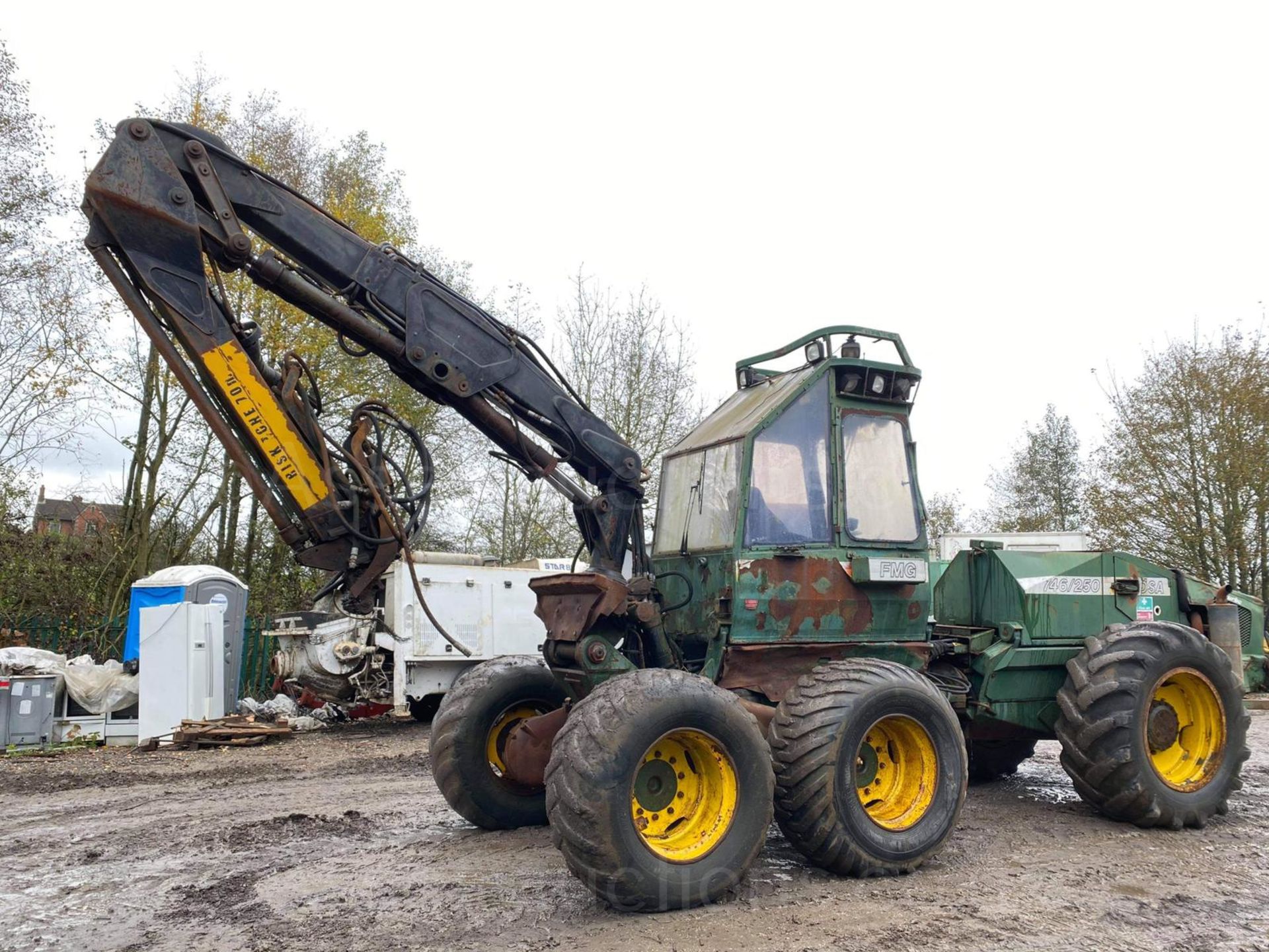 FMG 746/250 LOG HARVESTER OSA SUPER EVA, 6X6 WHEEL DRIVE, RUNS, DRIVES AND LIFTS *PLUS VAT* - Image 2 of 14