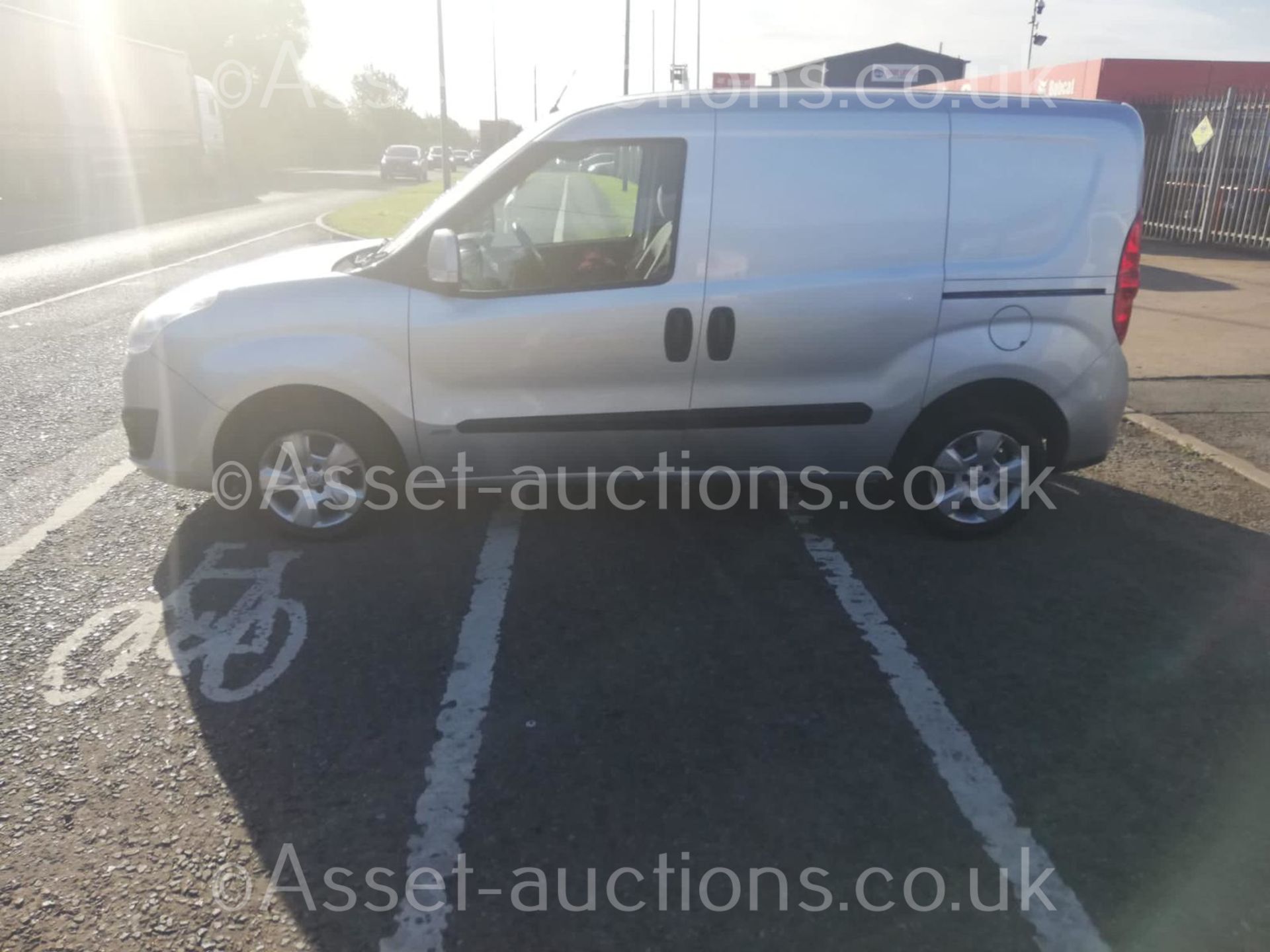 2015 VAUXHALL COMBO 2000 L1H1 CDTI S/S SPORT SILVER PANEL VAN, 1.3 DIESEL, 83K MILES *PLUS VAT* - Image 7 of 20