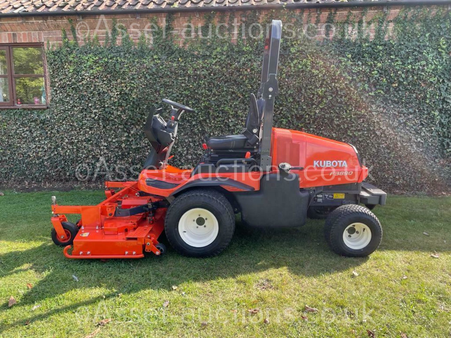 KUBOTA 3890 UPFRONT ROTARY MOWER, YEAR 2014, 4 WHEEL DRIVE, ONLY 1648 HOURS *PLUS VAT* - Image 17 of 18