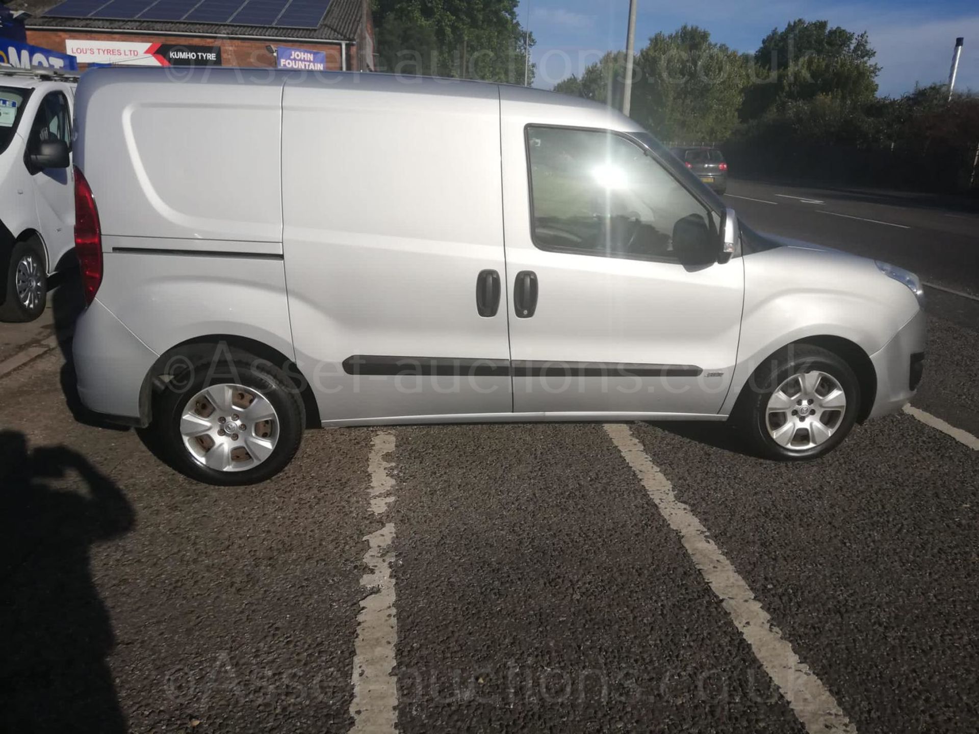 2015 VAUXHALL COMBO 2000 L1H1 CDTI S/S SPORT SILVER PANEL VAN, 1.3 DIESEL, 83K MILES *PLUS VAT* - Image 16 of 20