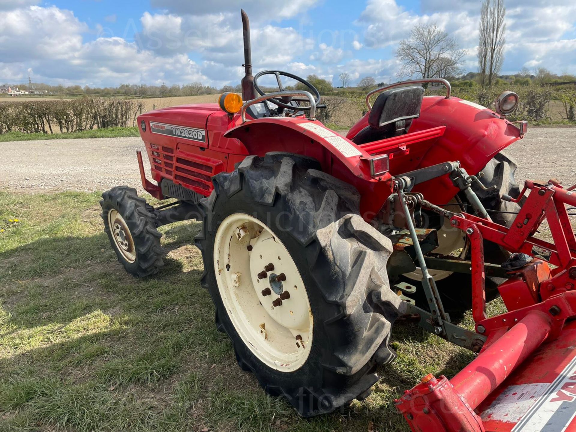 YANMAR YM2820D TRACTOR, RUNS AND DRIVES & WORKS, SHOWING 2233 HOURS, 3 POINT LINKAGE *PLUS VAT* - Image 10 of 20