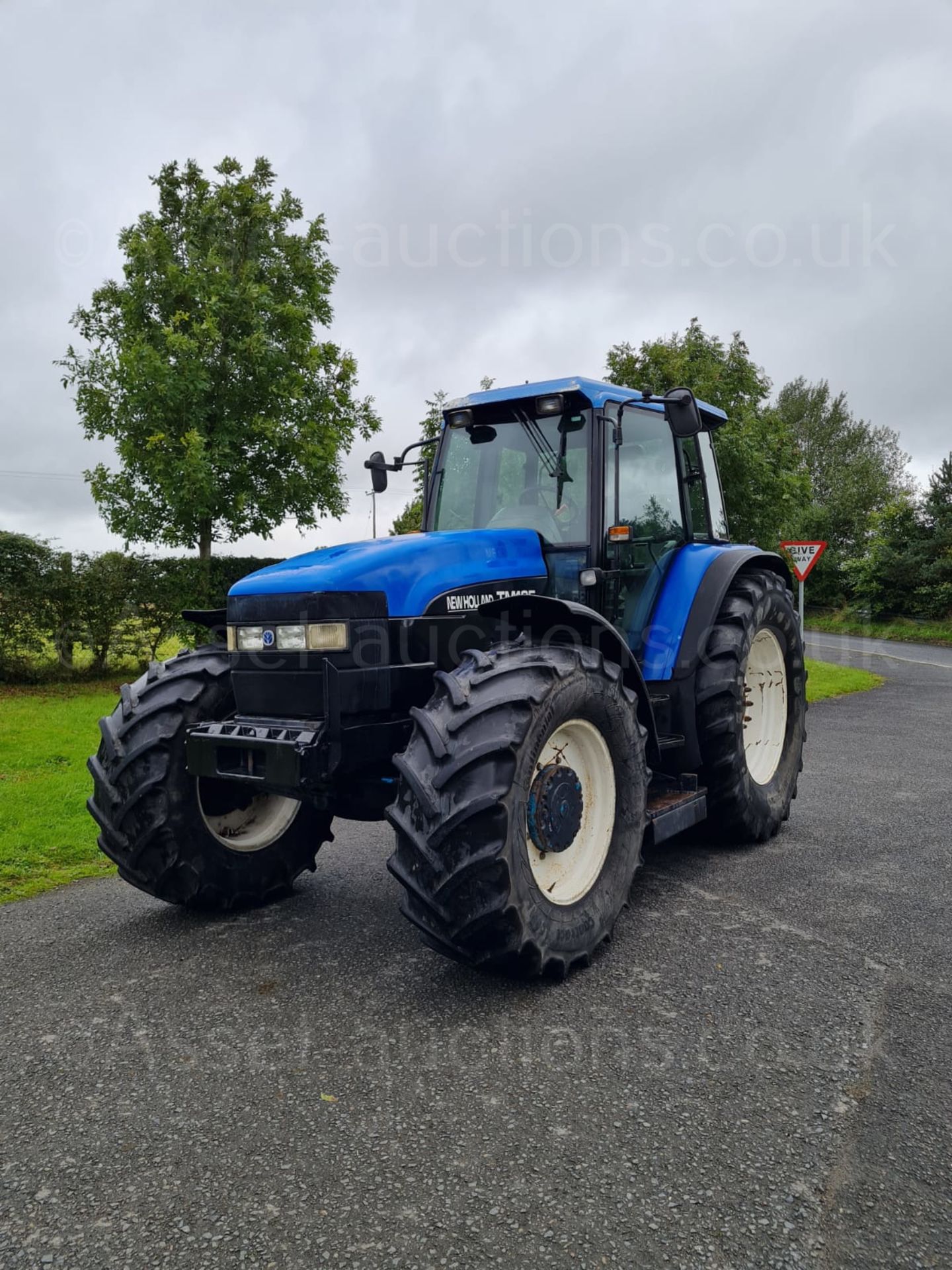 1997 NEW HOLLAND 8360 TRACTOR, APPROX 12000 HOURS, ENGINE GEARBOX AND HYDRAULICS WORKING PERFECTLY - Image 4 of 16