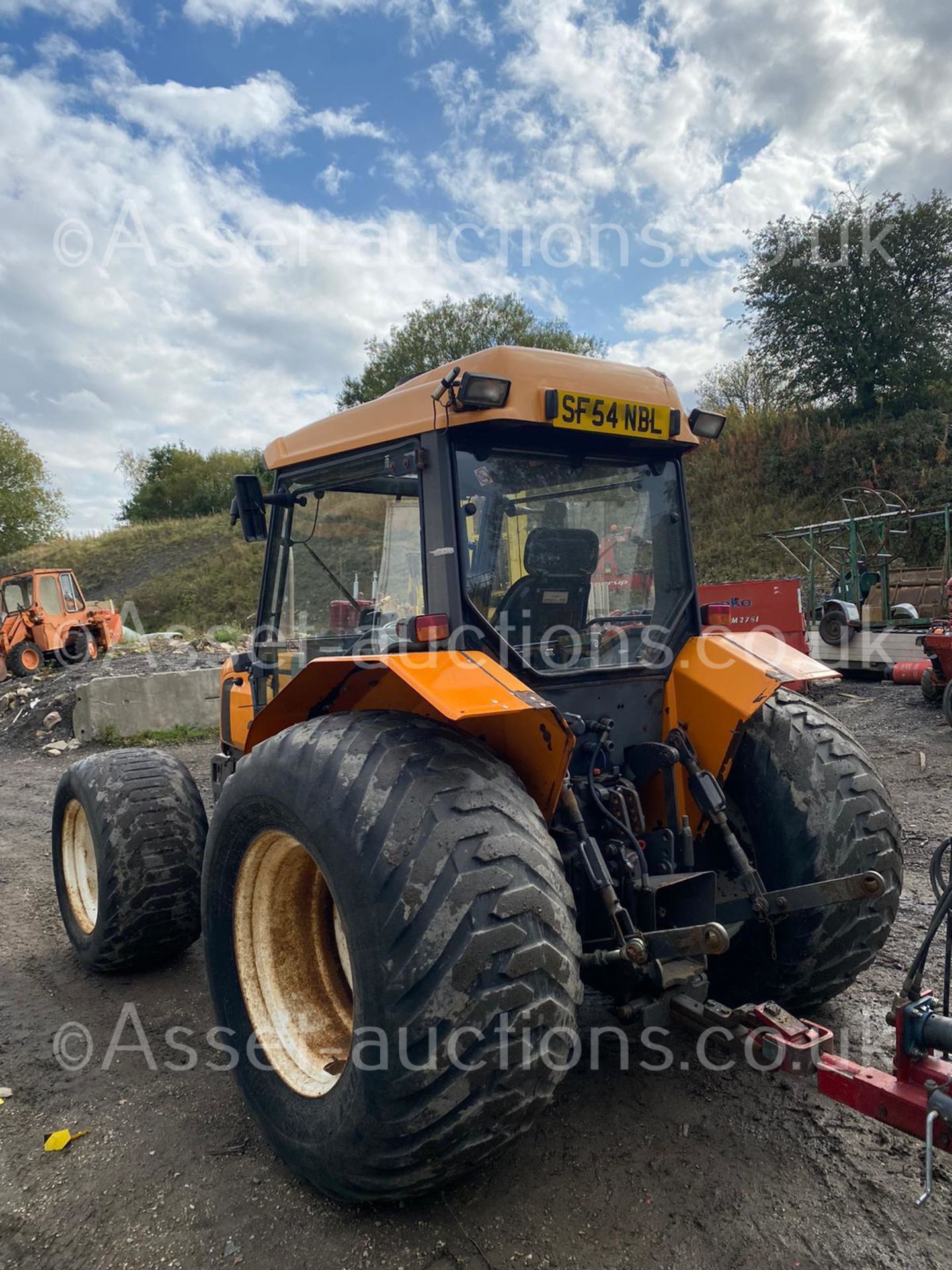 2005 RENAULT 210 PALES TRACTOR, RUNS AND DRIVES *PLUS VAT* - Image 5 of 10