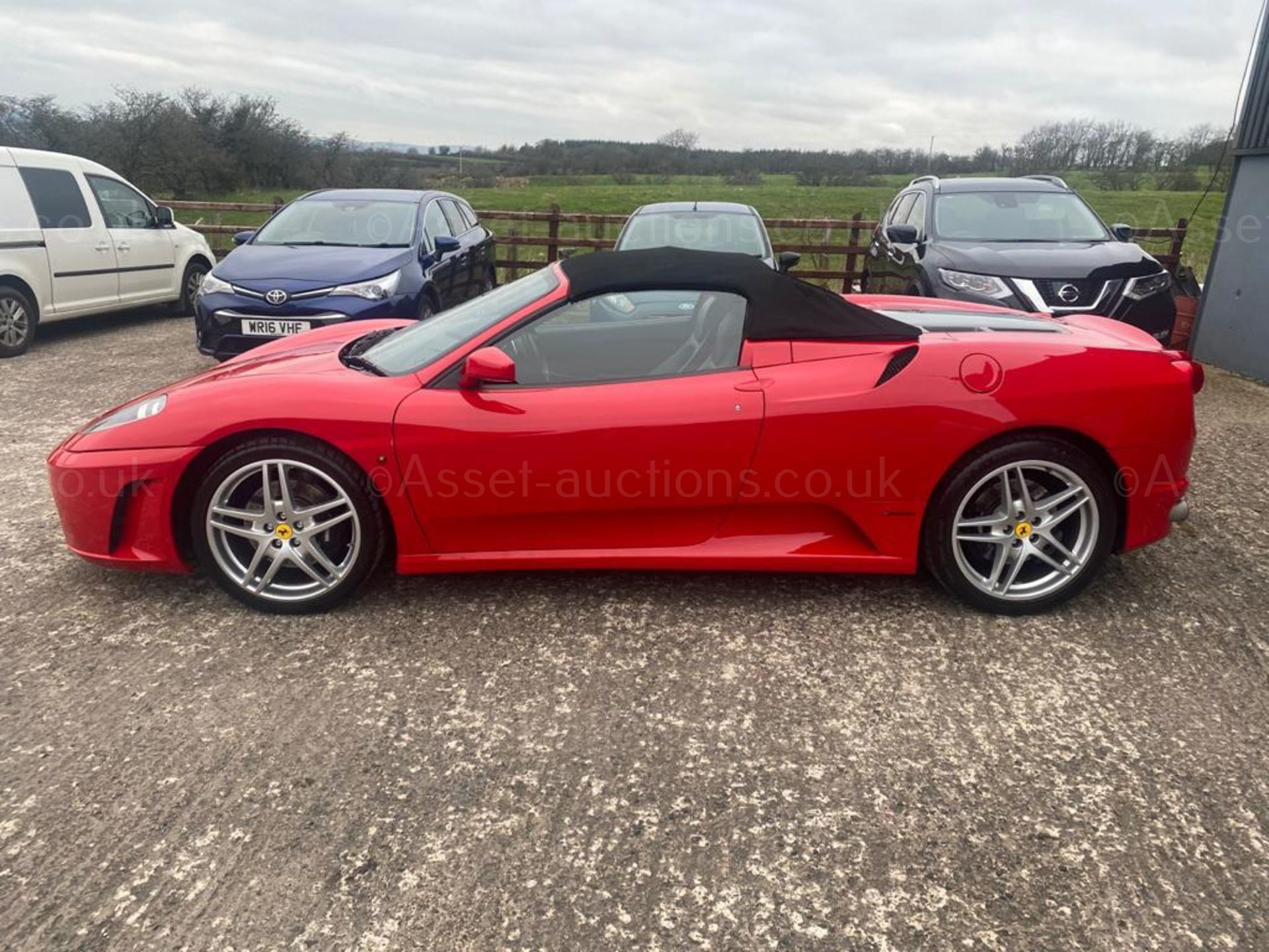 2006 FERRARI F430 SPIDER F1 CONVERTIBLE RED SPORTS CAR, SHOWING 3 FORMER KEEPERS *NO VAT* - Image 5 of 28