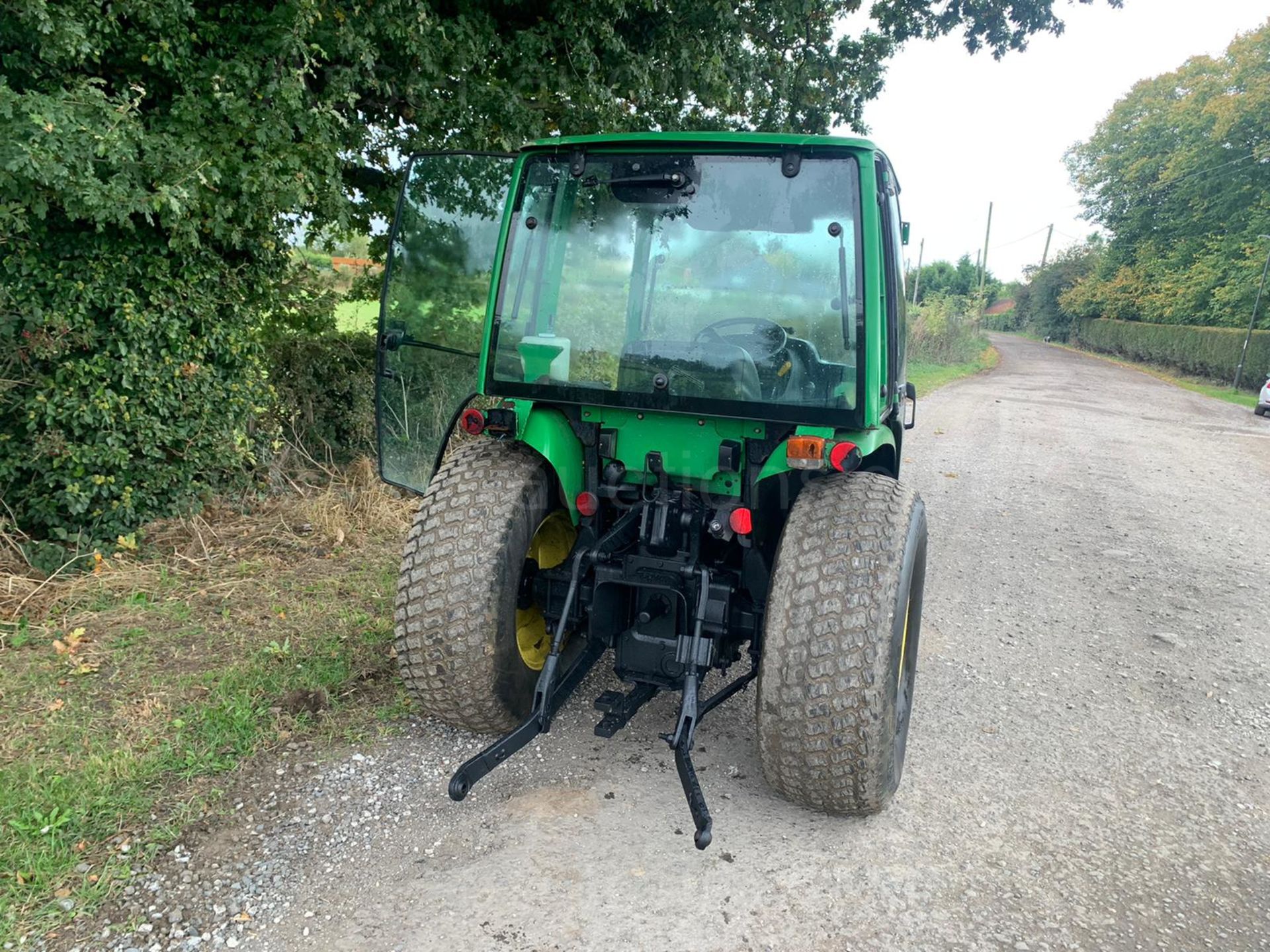 JOHN DEERE 4300 32hp 4WD COMPACT TRACTOR, RUNS DRIVES AND WORKS, CABBED, REAR TOW, ROAD KIT - Image 12 of 18