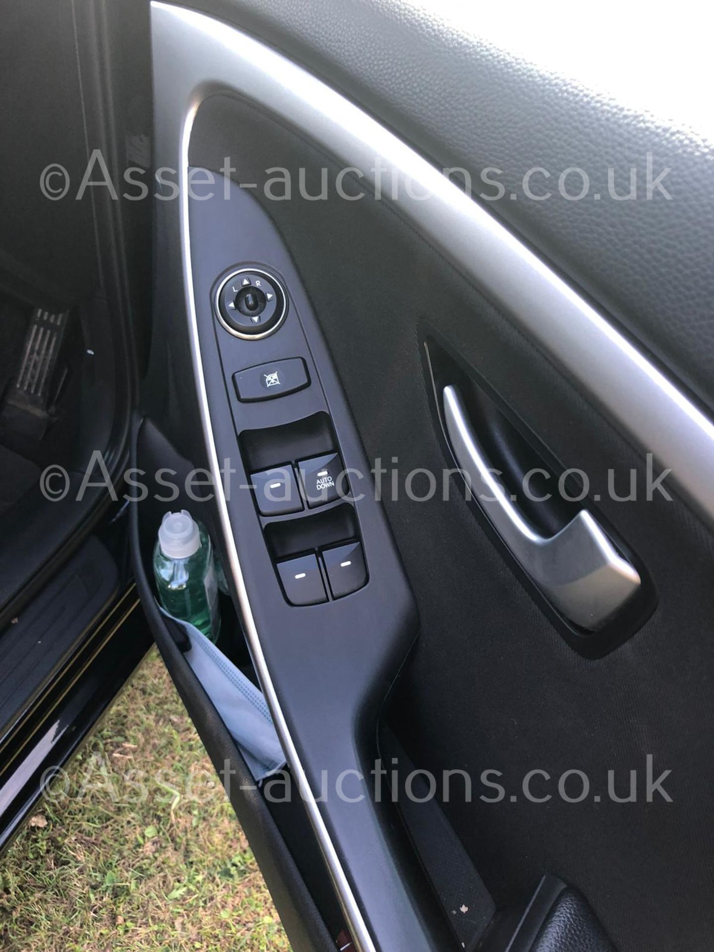 2013/13 REG HYUNDAI I30 ACTIVE CRDI AUTO 1.6 DIESEL BLACK 5DR HATCHBACK, SHOWING 1 FORMER KEEPER - Image 23 of 30