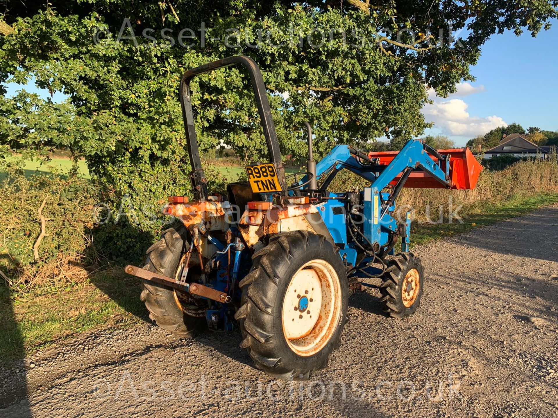 FORD 1720 28hp 4WD COMPACT TRACTOR WITH LEWIS 35Q FRONT LOADER AND BUCKET, RUNS DRIVES LIFTS WELL - Image 13 of 24