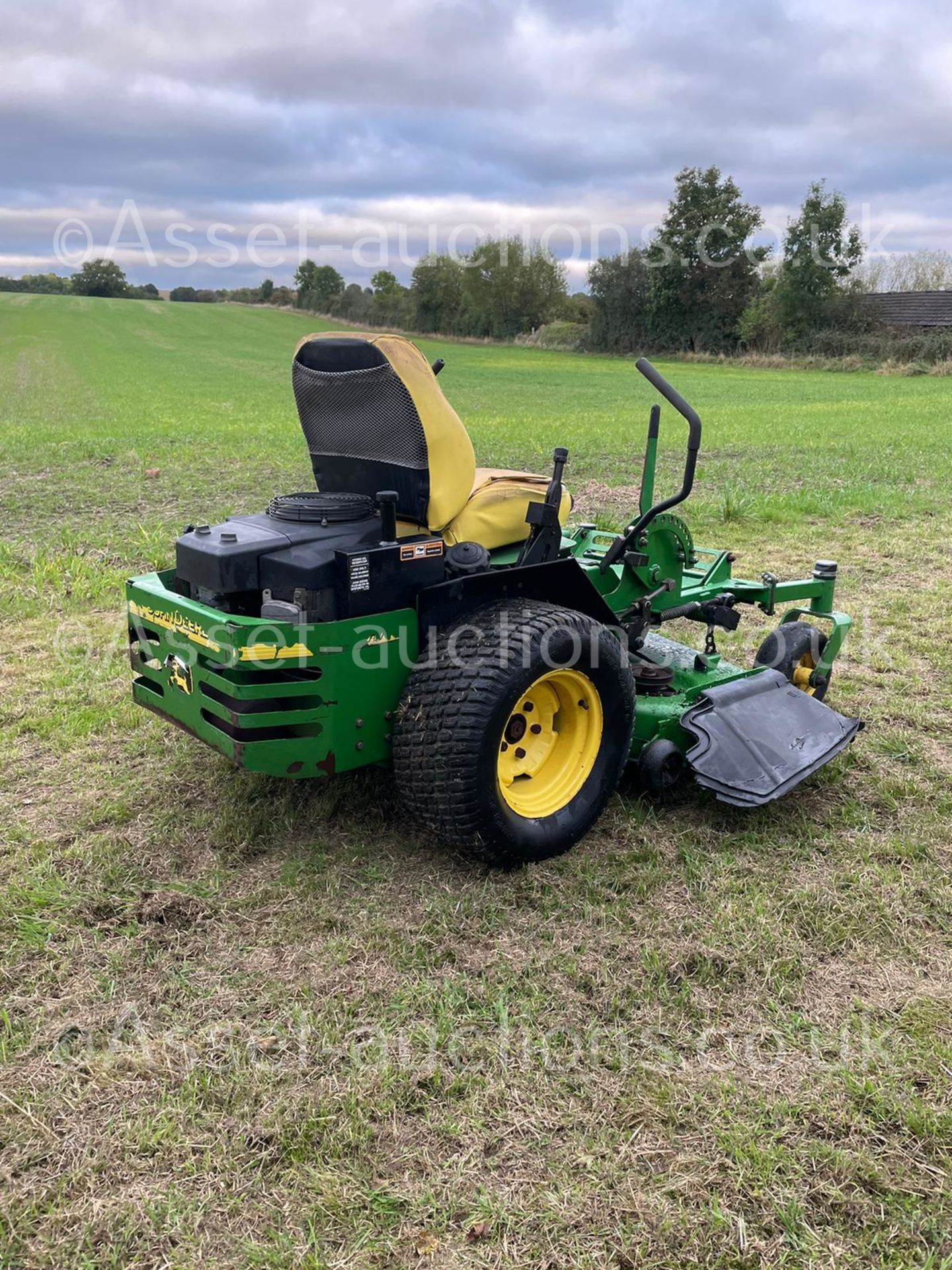 JOHN DEERE 717 Z-TRAK ZERO TURN RIDE ON LAWN MOWER, RUNS DRIVES AND CUTS, SHOWING A LOW 336 HOURS - Image 13 of 18