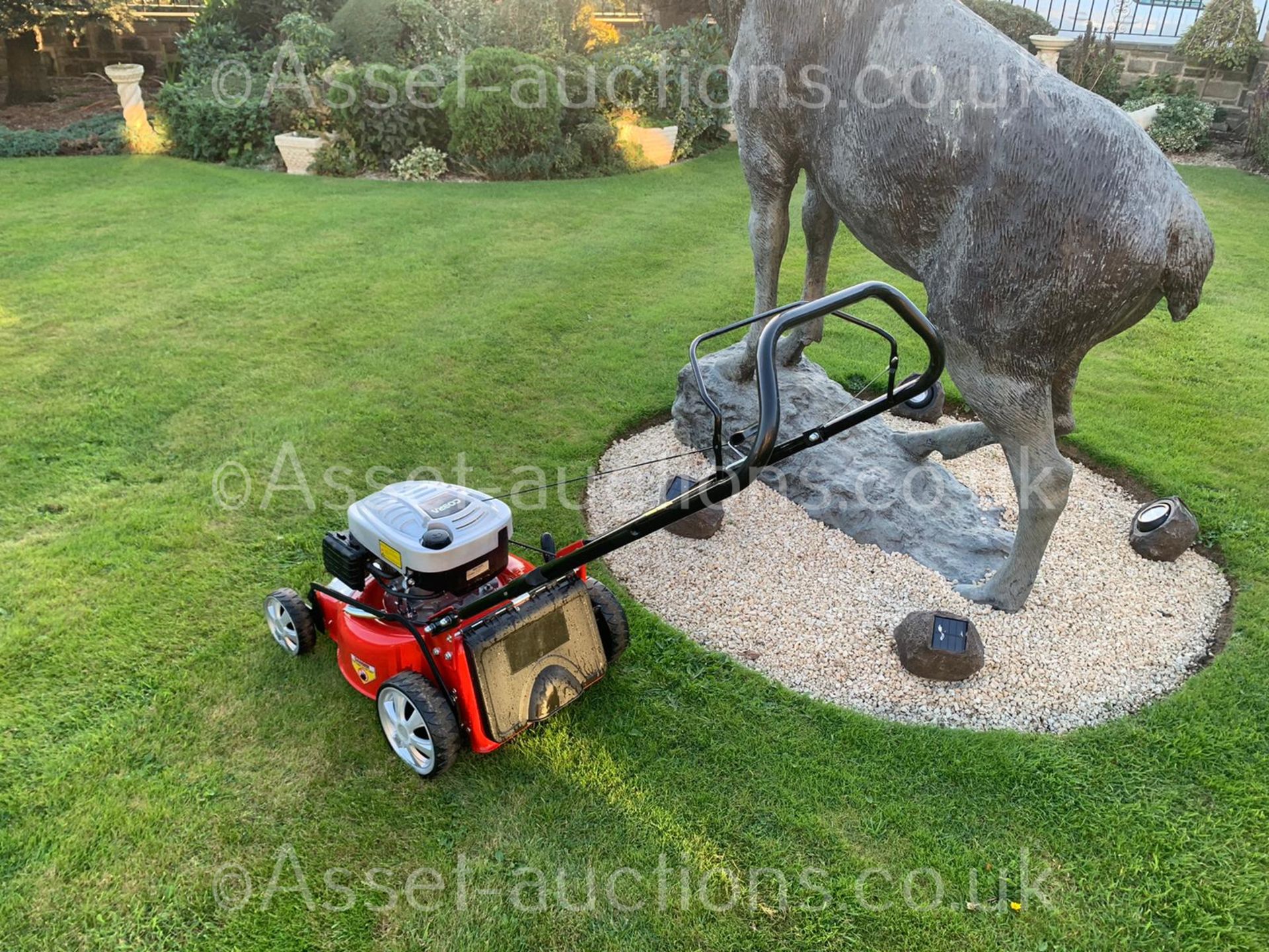 2016 COBRA M40C LAWN MOWER, RUNS AND WORKS WELL, ONLY USED A FEW TIMES, PULL START *NO VAT* - Image 7 of 18