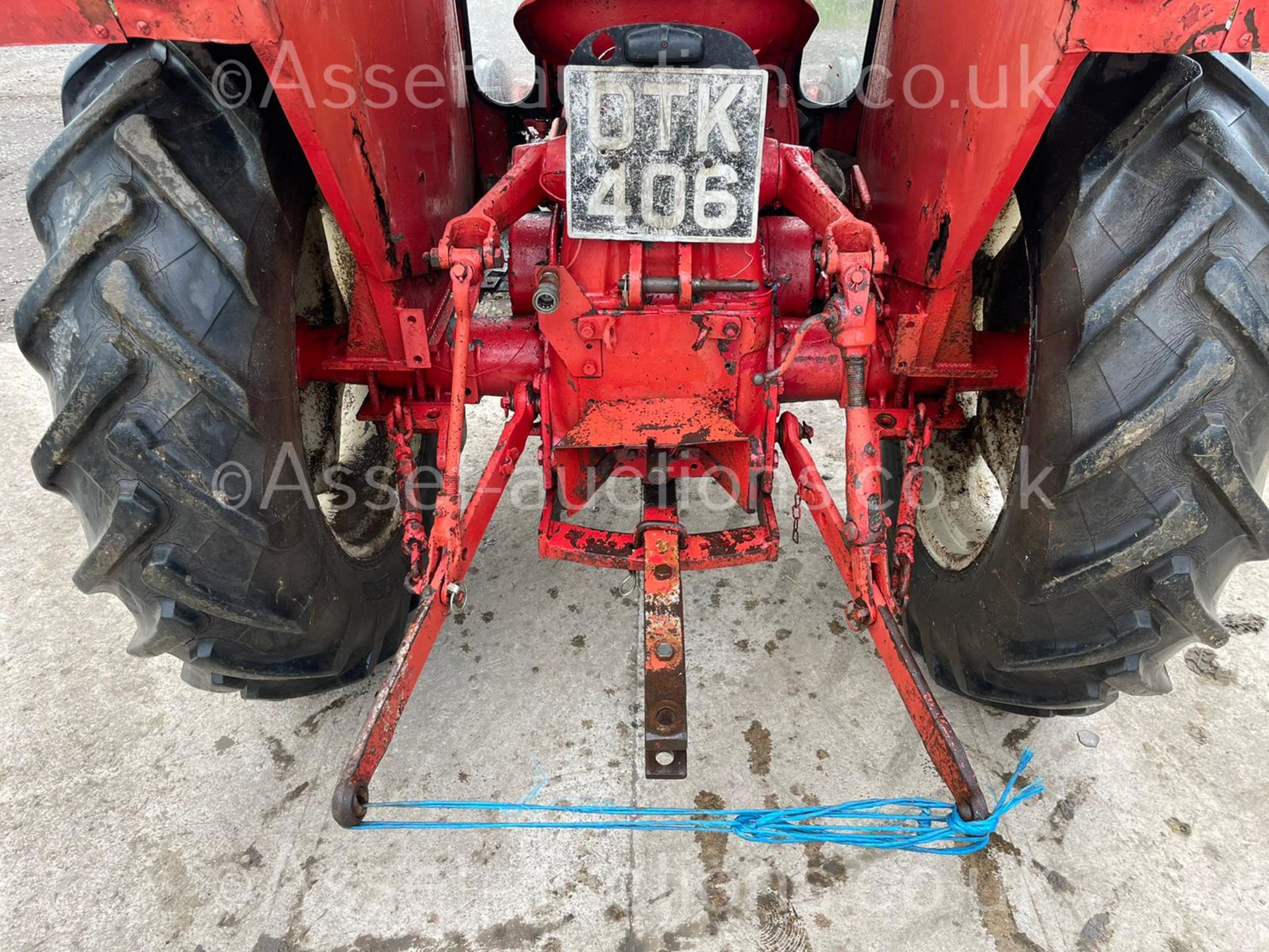 McCORMICK B-274 DIESEL TRACTOR, RUNS DRIVES AND WORKS, GOOD SET OF TYRES, CABBED *PLUS VAT* - Image 13 of 16