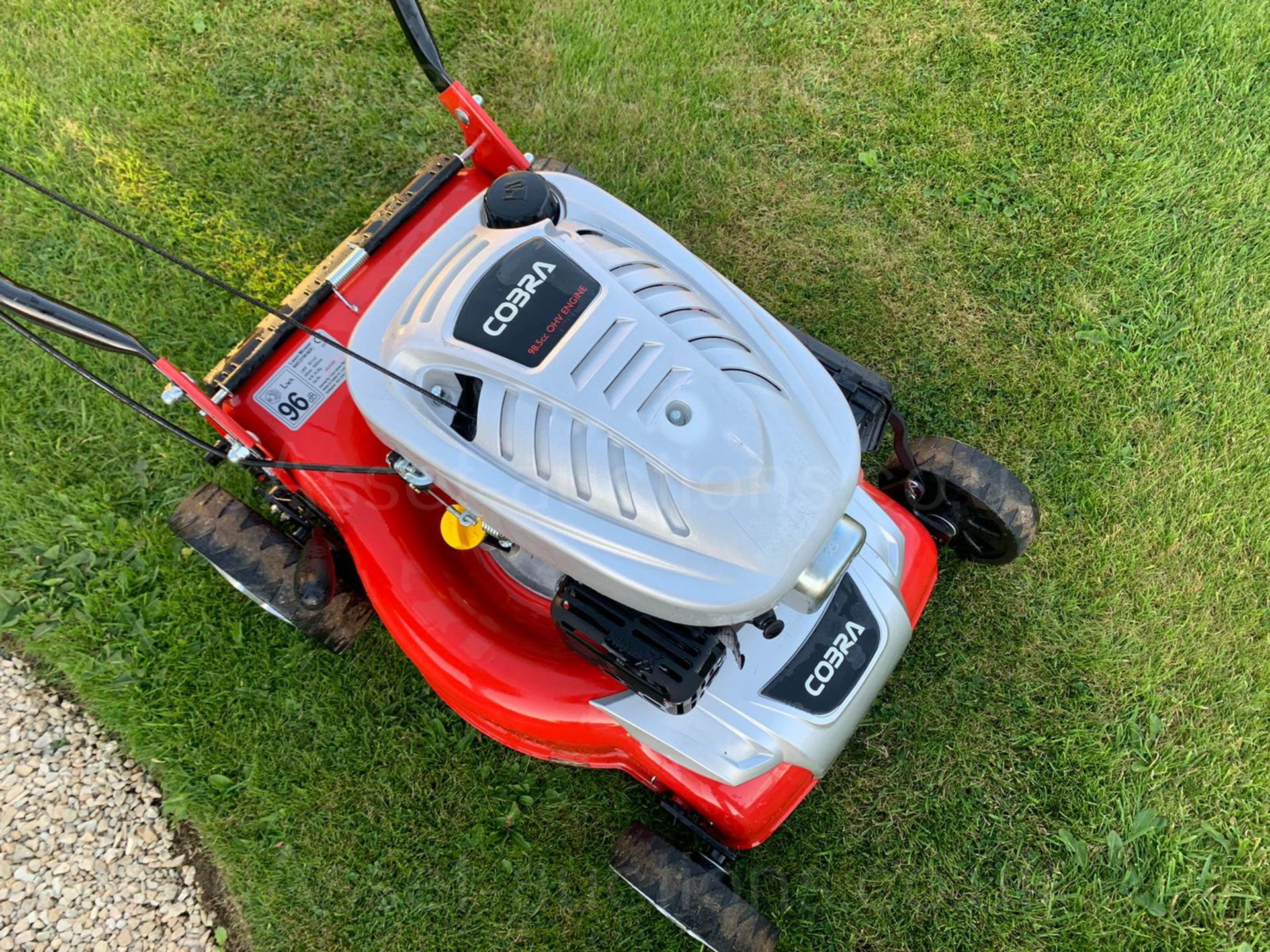 2016 COBRA M40C LAWN MOWER, RUNS AND WORKS WELL, ONLY USED A FEW TIMES, PULL START *NO VAT* - Image 16 of 18