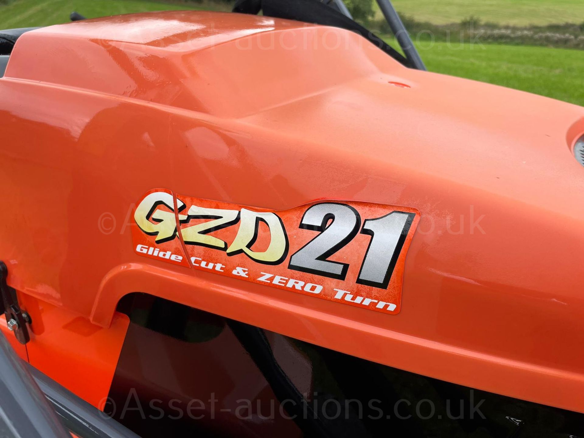 2015 KUBOTA GZD21 HIGH TIP ZERO TURN MOWER, RUNS, DRIVES CUTS AND COLLECTS WELL *PLUS VAT* - Image 26 of 26