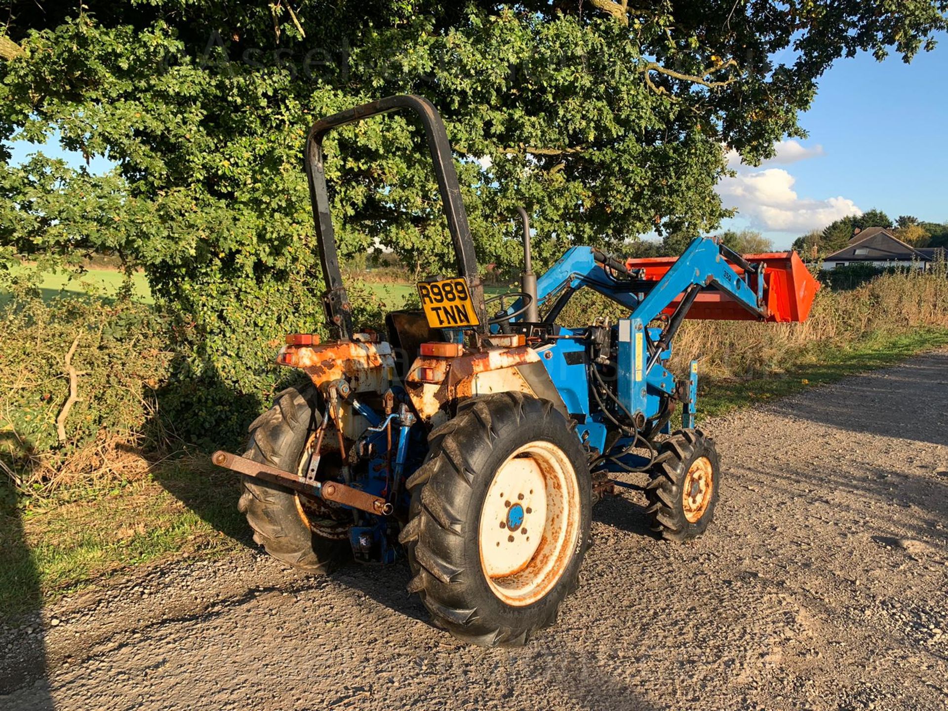 FORD 1720 28hp 4WD COMPACT TRACTOR WITH LEWIS 35Q FRONT LOADER AND BUCKET, RUNS DRIVES LIFTS WELL - Image 14 of 24