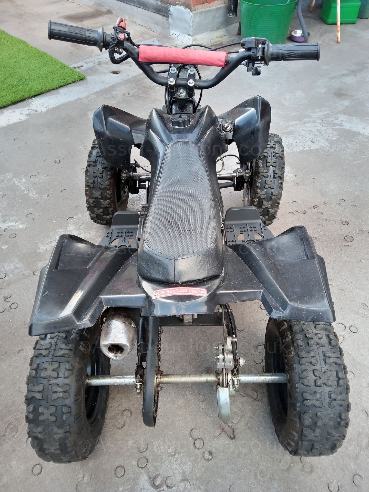 KIDS QUAD BIKE, 49cc 2 STROKE ENGINE, ADJUSTABLE THUMB THROTTLE, GOOD TYRES AND BRAKES *NO VAT* - Image 3 of 3