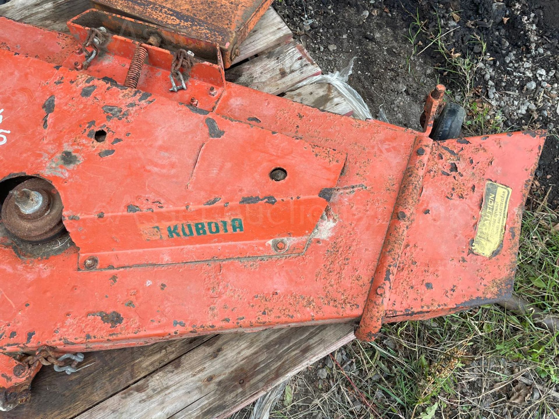 KUBOTA B5100 COMPACT TRACTOR WITH UNDERSLUNG MOWER, RUNS, DRIVES AND WORKS *PLUS VAT* - Image 18 of 24