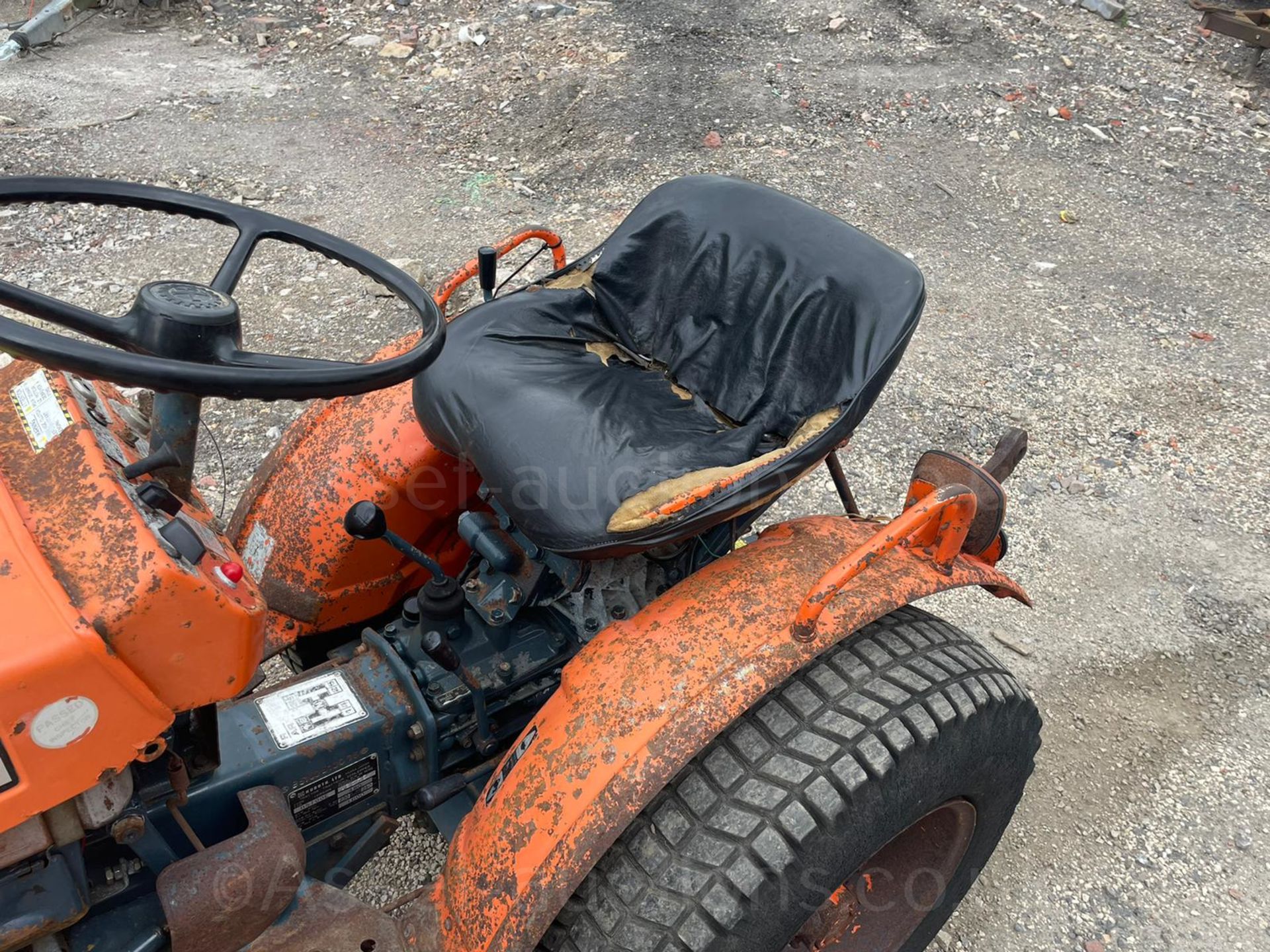 KUBOTA B5100 COMPACT TRACTOR WITH UNDERSLUNG MOWER, RUNS, DRIVES AND WORKS *PLUS VAT* - Image 14 of 24