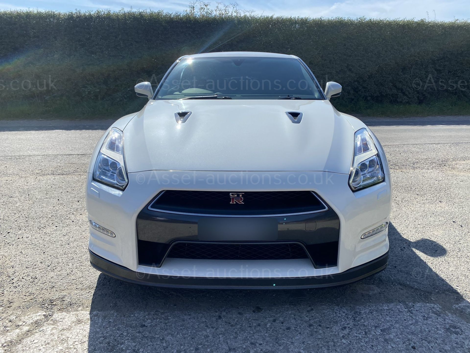 2014 (64) NISSAN R35 GTR PEARLESCENT WHITE COUPE, SHOWING 44,986 MILES *NO VAT* PICTURES TO FOLLOW - Image 6 of 7