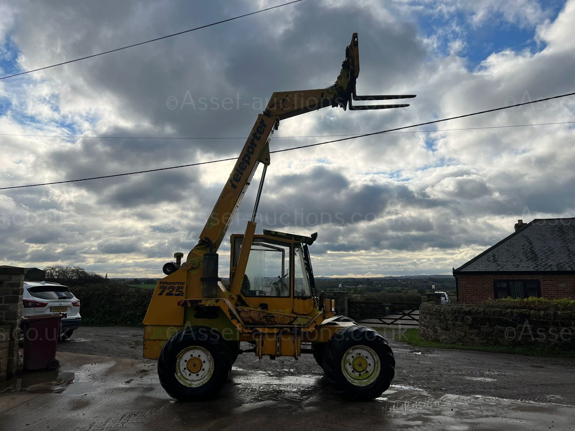 SANDERSON T2-725C 4WD TELESCOPIC HANDLER, RUNS DRIVES AND LIFTS, SHOWING A LOW 2535 HOURS *PLUS VAT* - Image 9 of 21