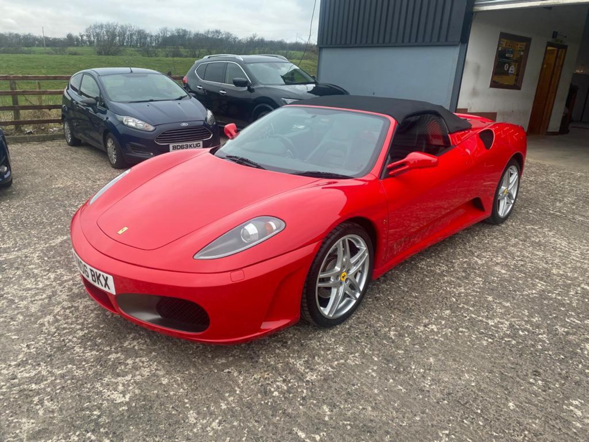 2006 FERRARI F430 SPIDER F1 CONVERTIBLE RED SPORTS CAR, SHOWING 3 FORMER KEEPERS *NO VAT* - Image 4 of 28