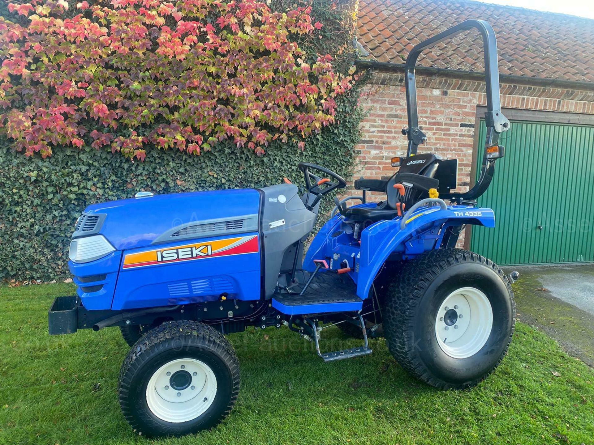 COMPACT TRACTOR ISEKI TH4335, ONLY 220 HOURS GENUINE, POWER SHUTTLE, 4 WHEEL DRIVE *PLUS VAT* - Image 12 of 12